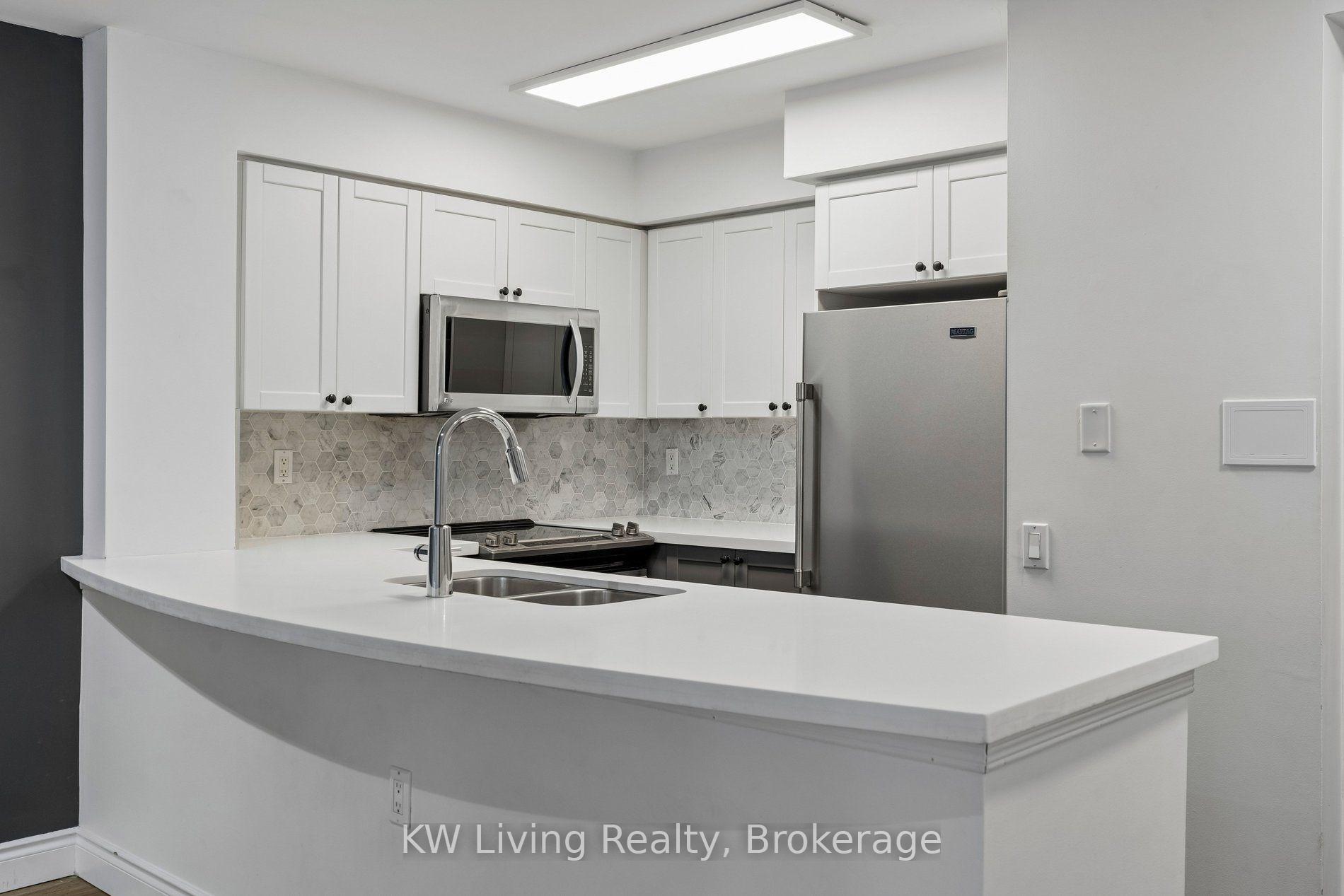 Photo 7 of Unit 707, 388 Bloor Street E, Toronto, Rosedale-Moore Park — HOMEH