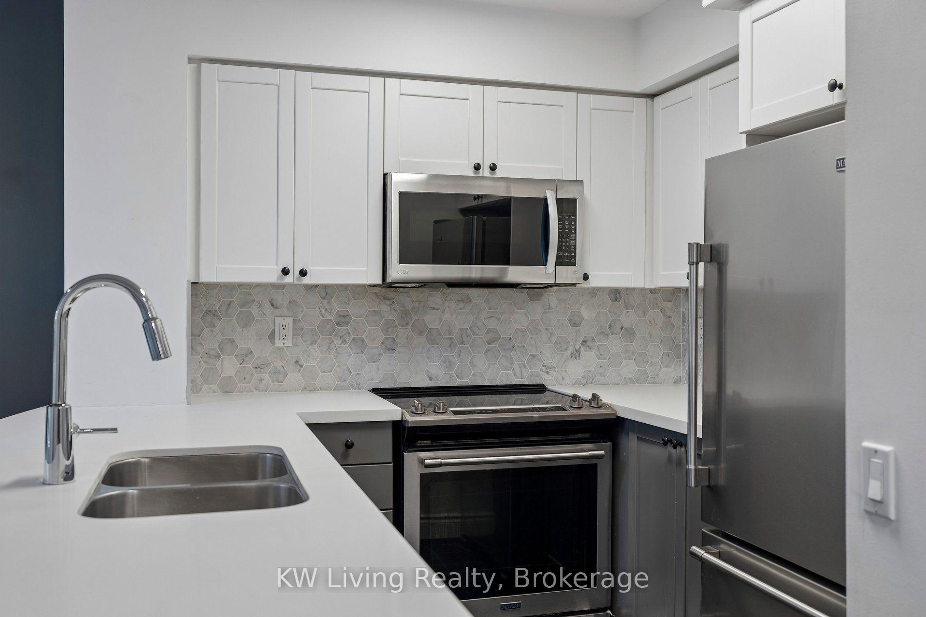 Photo 8 of Unit 707, 388 Bloor Street E, Toronto, Rosedale-Moore Park — HOMEH