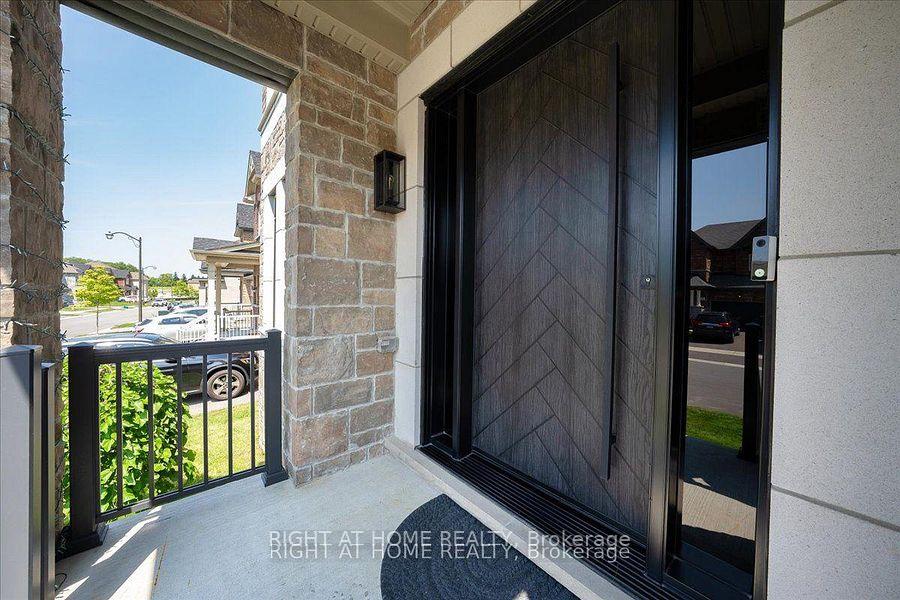 Photo 2 of 75 Watershed Gate, East Gwillimbury, Queensville — HOMEH