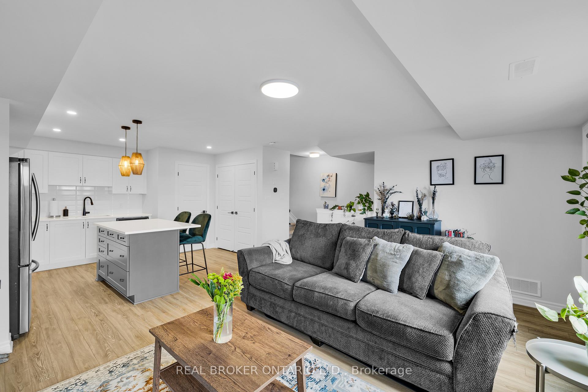 Photo 4 of 405 Pilot Private, Ottawa, Kanata - Emerald Meadows/Trailwest — HOMEH
