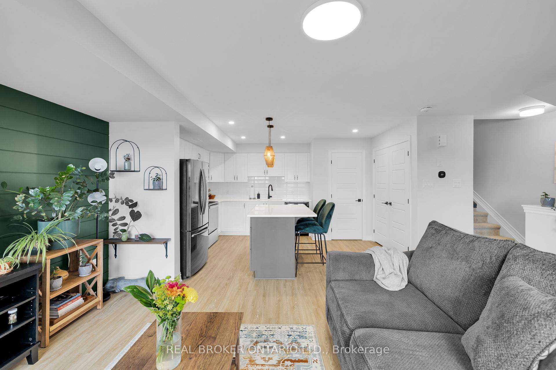 Photo 5 of 405 Pilot Private, Ottawa, Kanata - Emerald Meadows/Trailwest — HOMEH