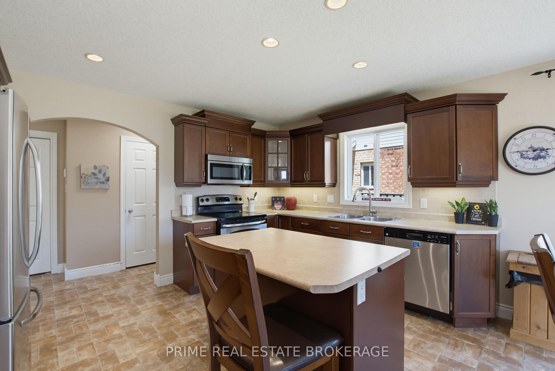 Photo 6 of 3 Watson Crescent, Central Elgin, Rural Central Elgin — HOMEH