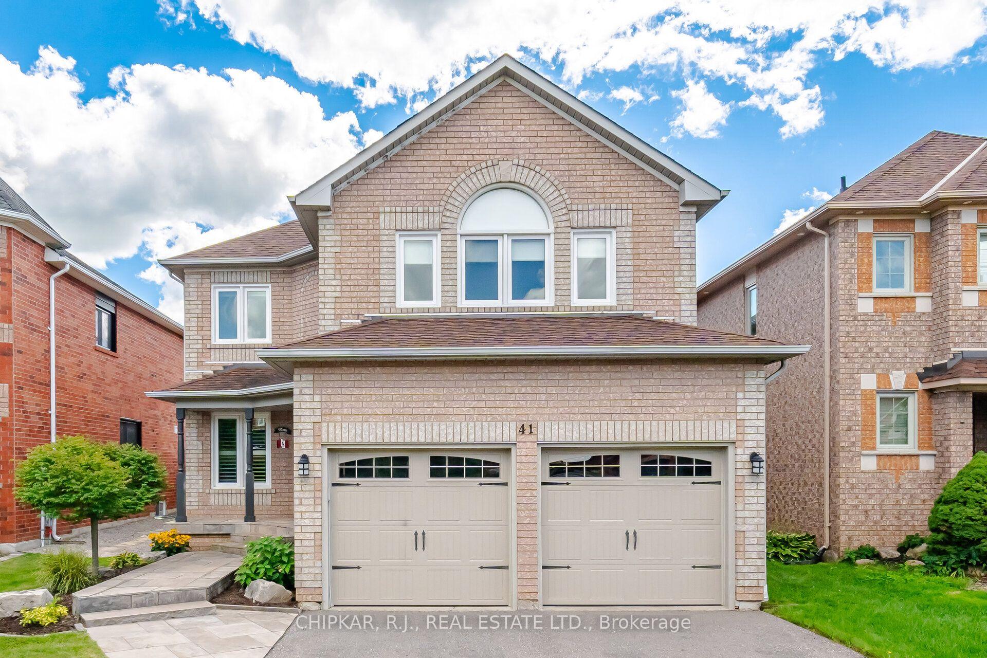 Photo 2 of 41 Chester Crescent, Halton Hills, Georgetown — HOMEH