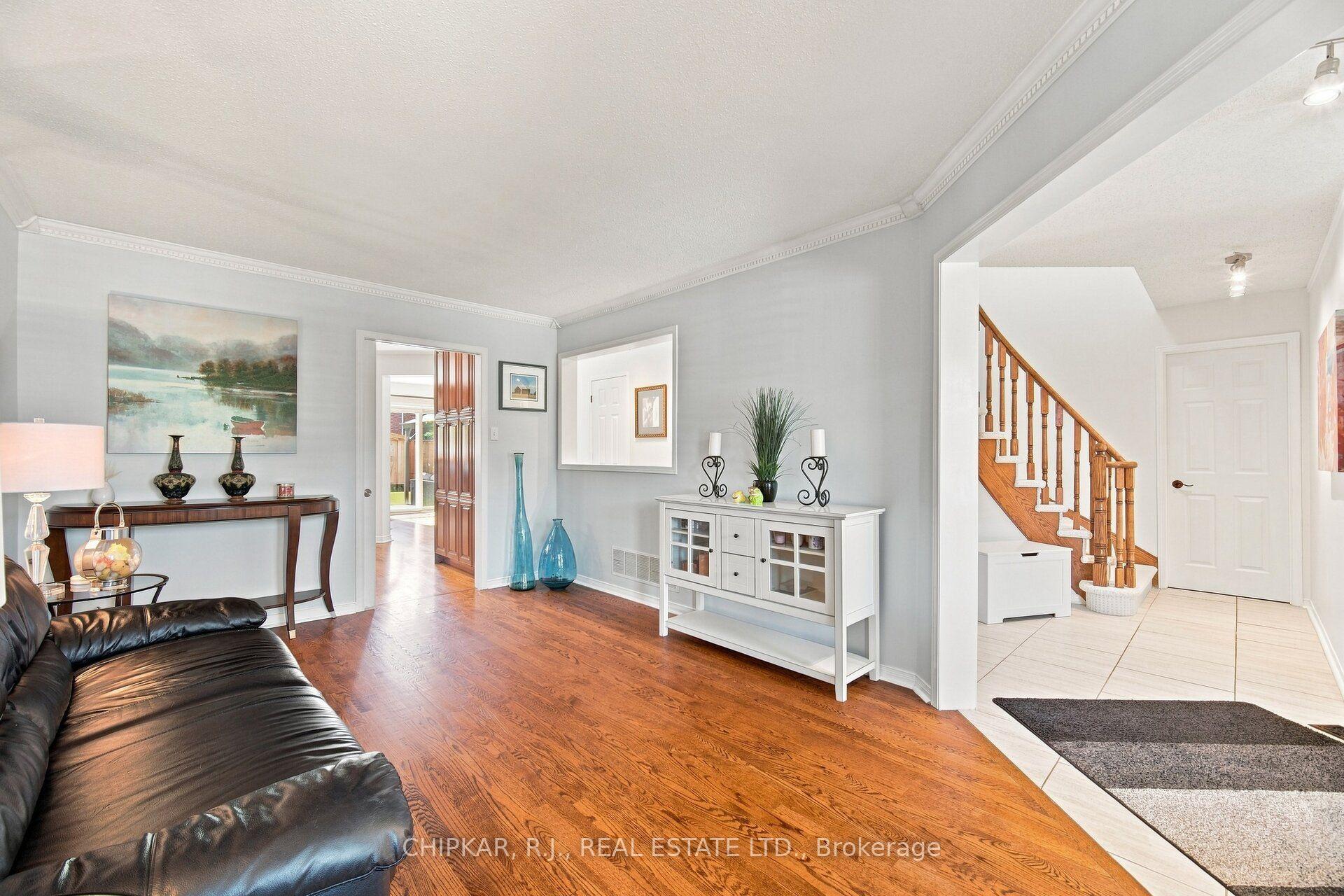Photo 6 of 41 Chester Crescent, Halton Hills, Georgetown — HOMEH