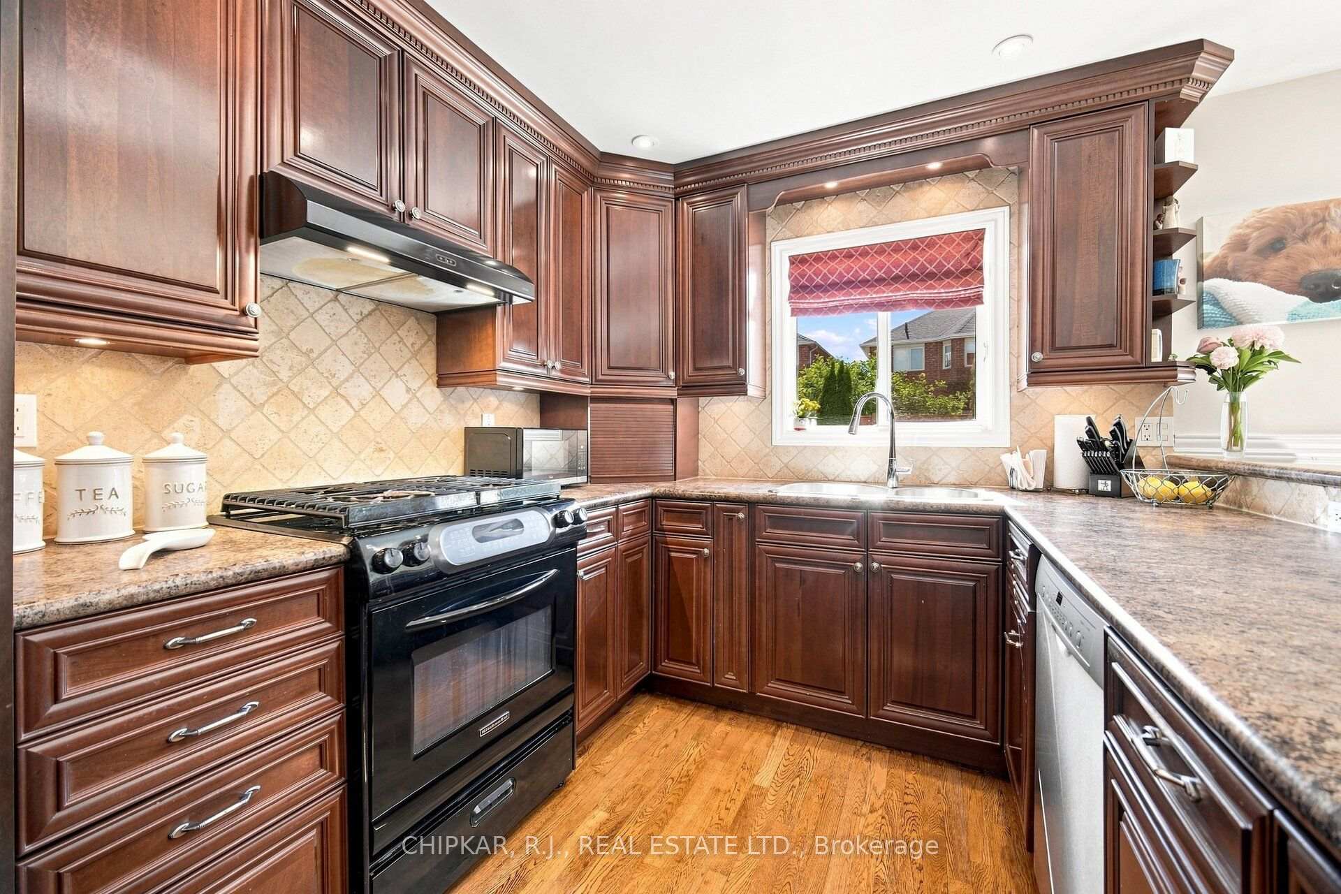 Photo 9 of 41 Chester Crescent, Halton Hills, Georgetown — HOMEH