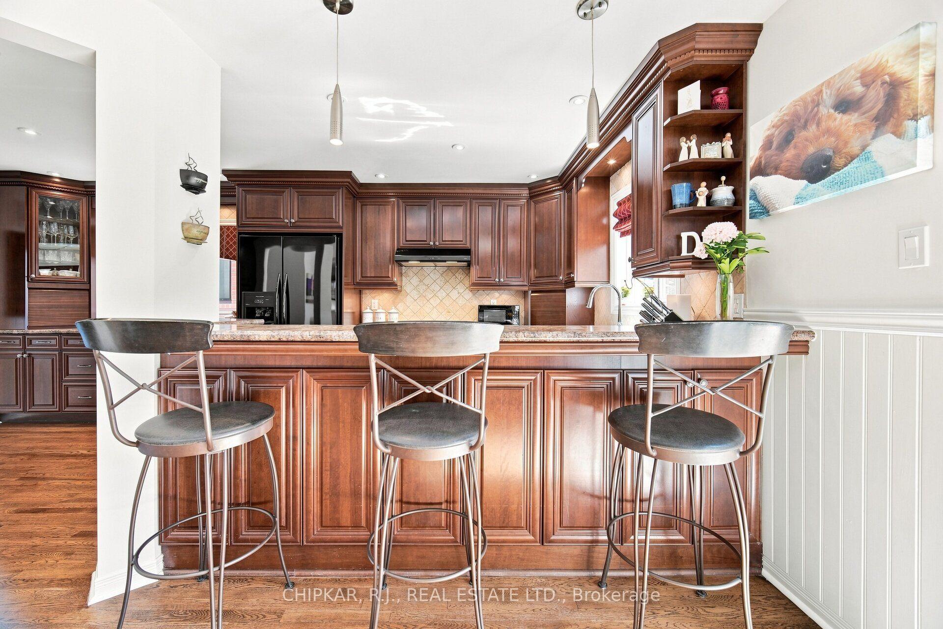 Photo 11 of 41 Chester Crescent, Halton Hills, Georgetown — HOMEH