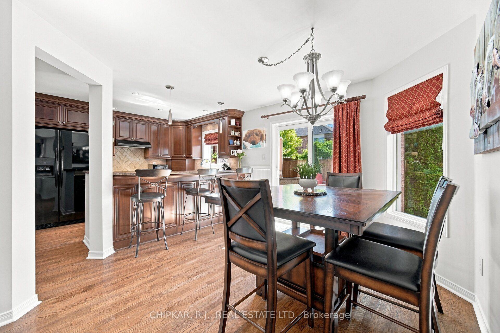 Photo 14 of 41 Chester Crescent, Halton Hills, Georgetown — HOMEH