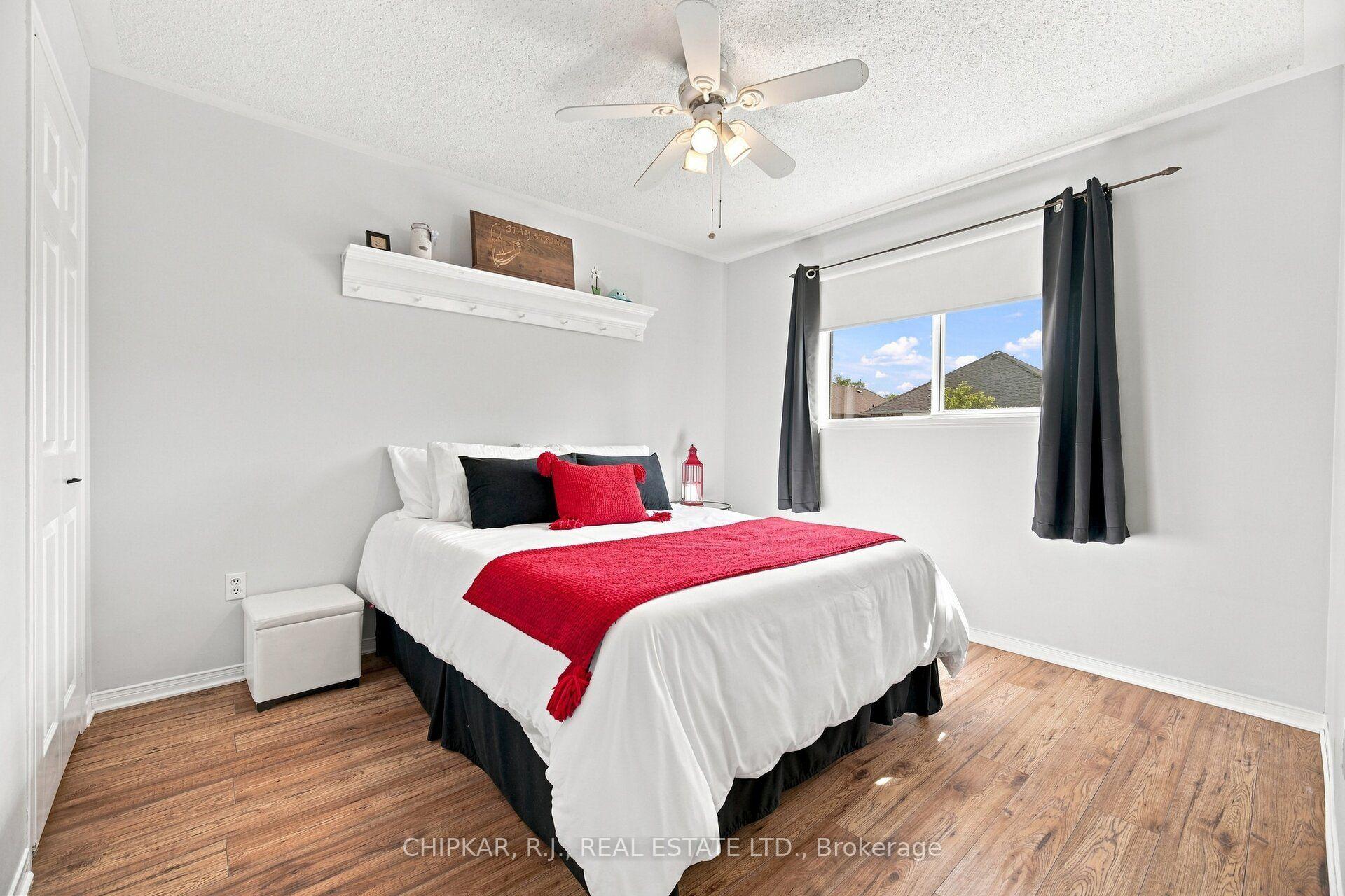 Photo 24 of 41 Chester Crescent, Halton Hills, Georgetown — HOMEH