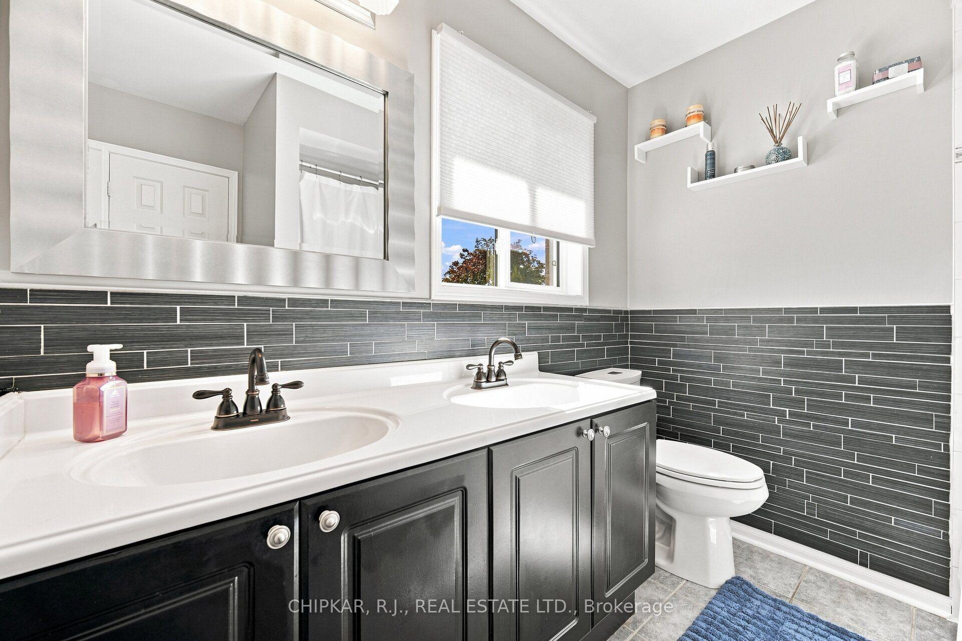 Photo 28 of 41 Chester Crescent, Halton Hills, Georgetown — HOMEH