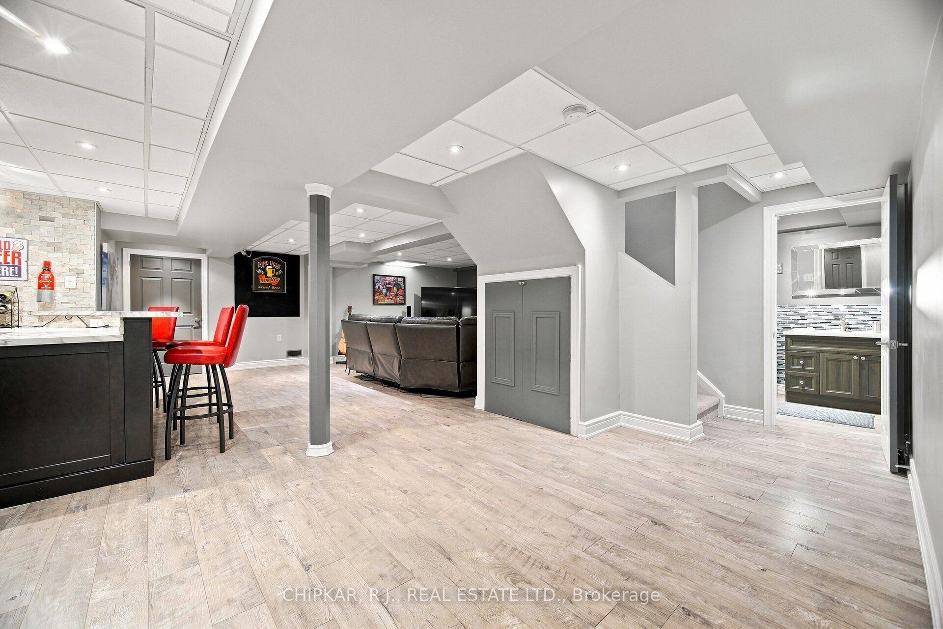 Photo 30 of 41 Chester Crescent, Halton Hills, Georgetown — HOMEH
