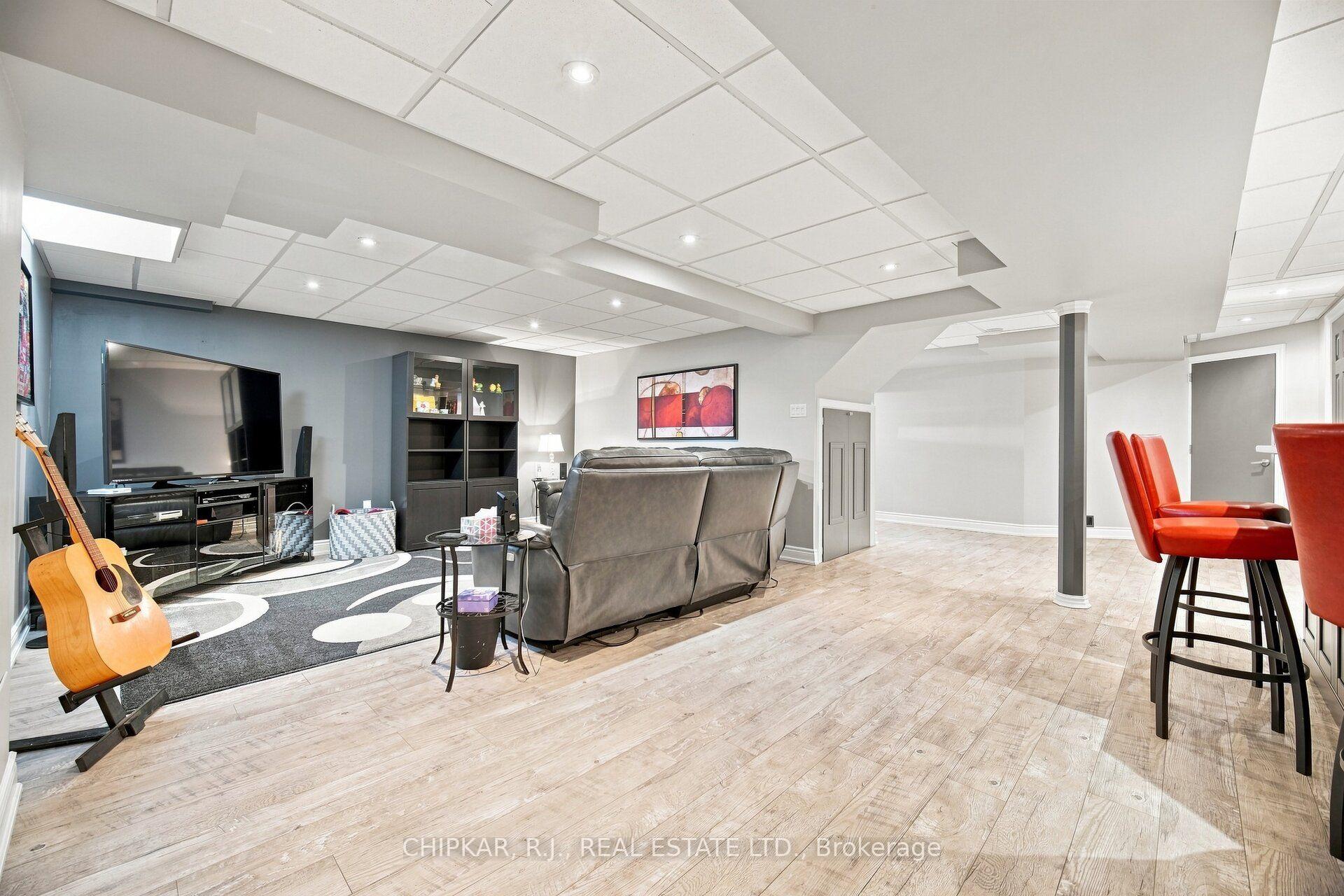 Photo 34 of 41 Chester Crescent, Halton Hills, Georgetown — HOMEH