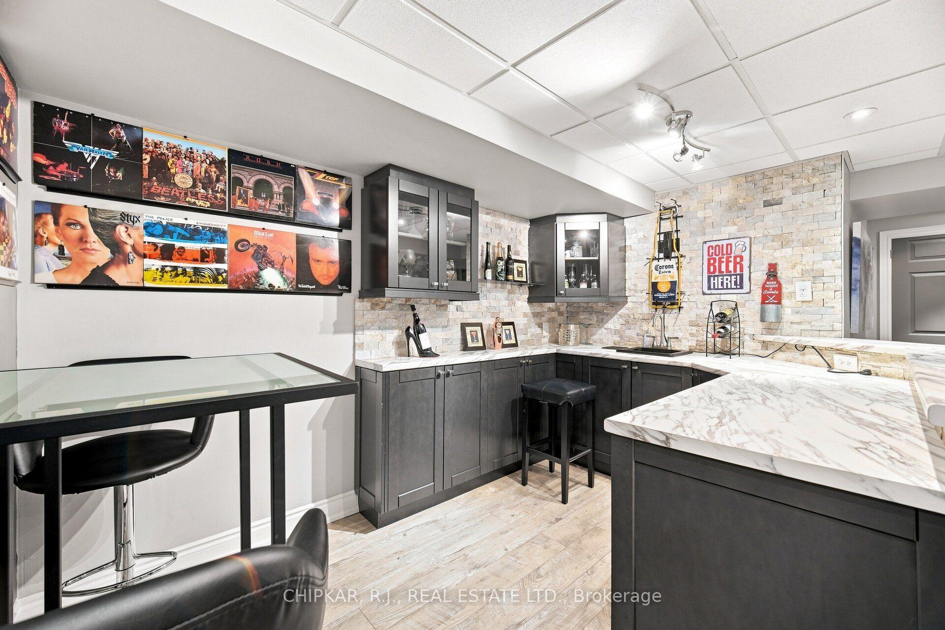 Photo 36 of 41 Chester Crescent, Halton Hills, Georgetown — HOMEH
