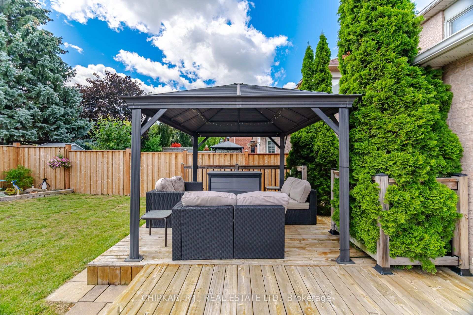 Photo 43 of 41 Chester Crescent, Halton Hills, Georgetown — HOMEH