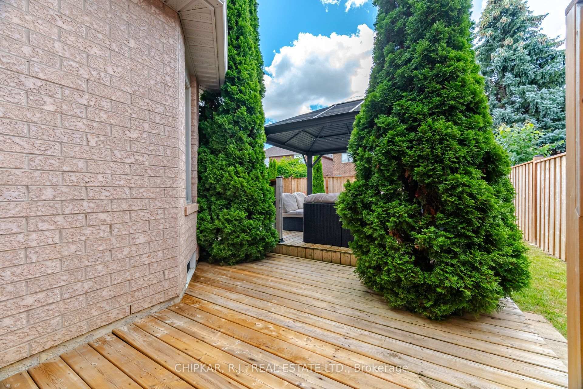 Photo 46 of 41 Chester Crescent, Halton Hills, Georgetown — HOMEH