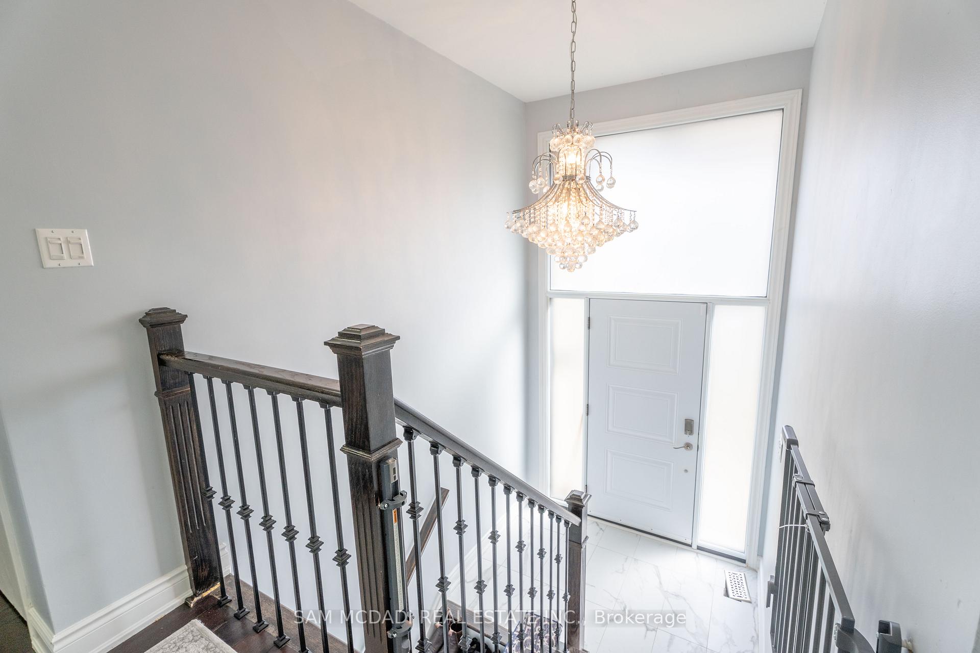 Photo 3 of 54 Bearbury Drive, Etobicoke, Markland Wood — HOMEH