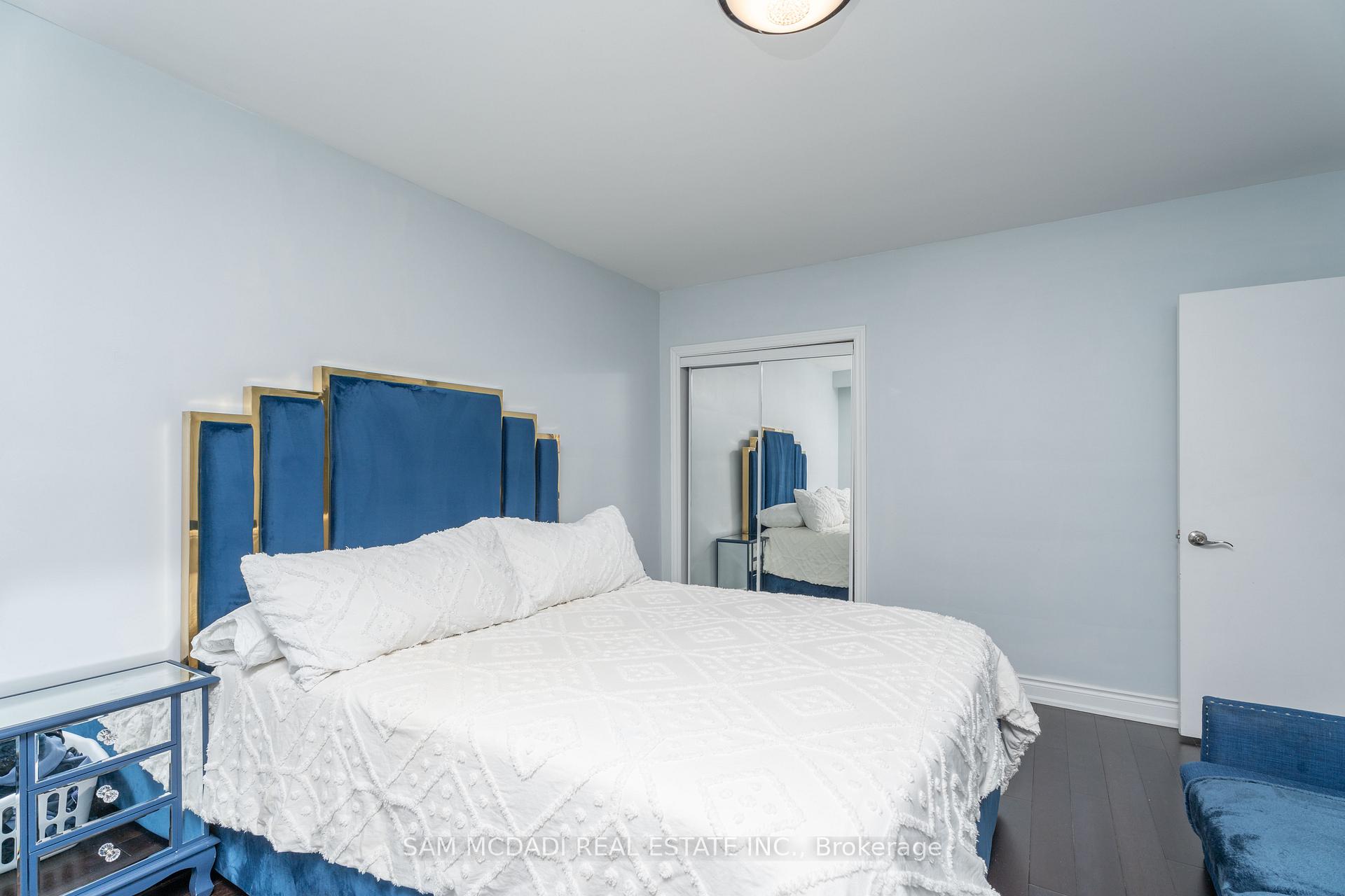 Photo 14 of 54 Bearbury Drive, Etobicoke, Markland Wood — HOMEH