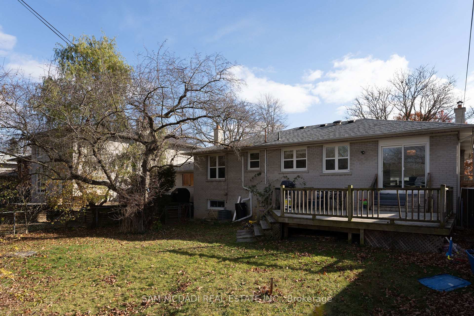 Photo 33 of 54 Bearbury Drive, Etobicoke, Markland Wood — HOMEH