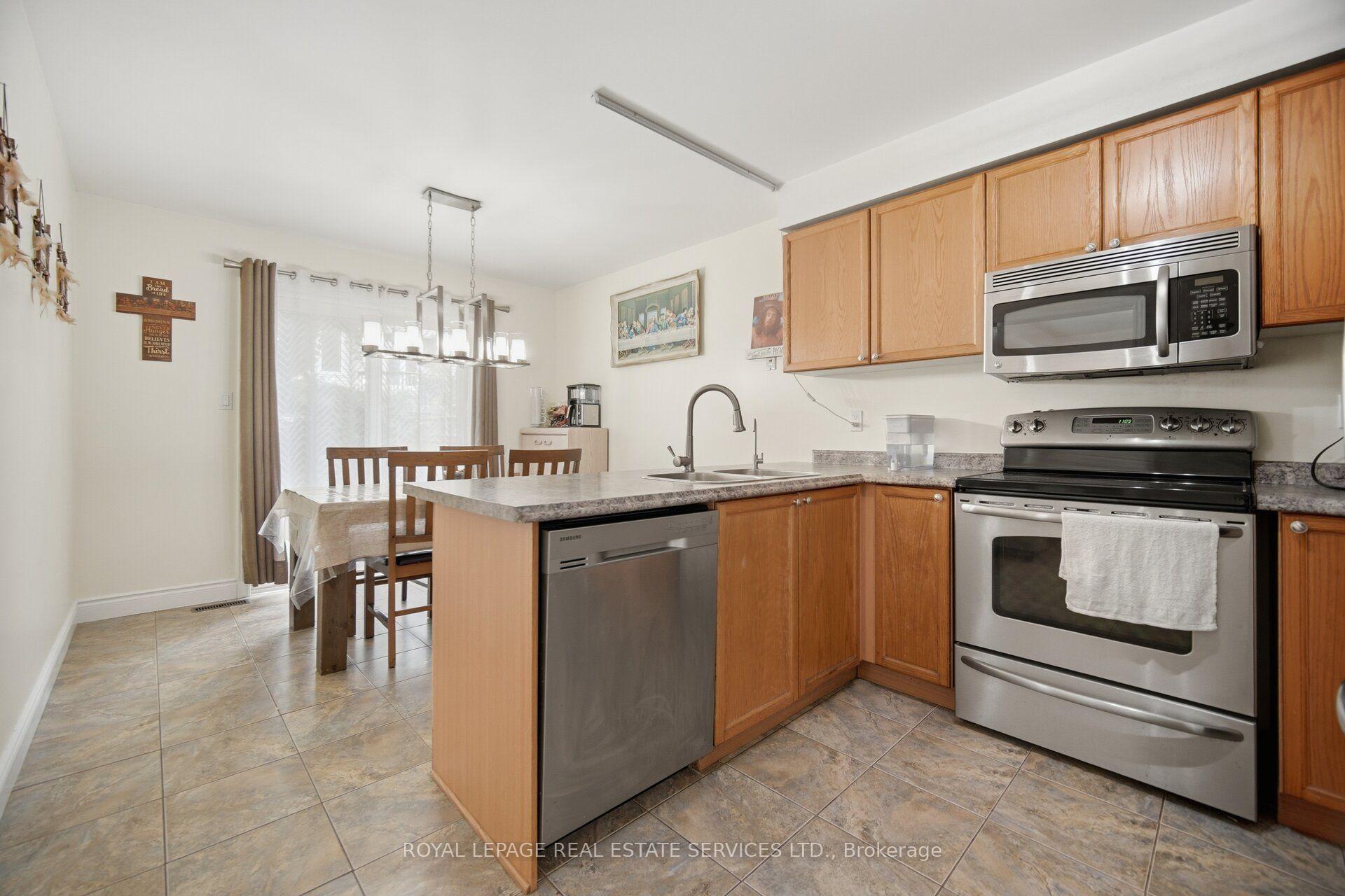 Photo 24 of 28 Wheatland Drive, Cambridge, Christopher-Champlain — HOMEH
