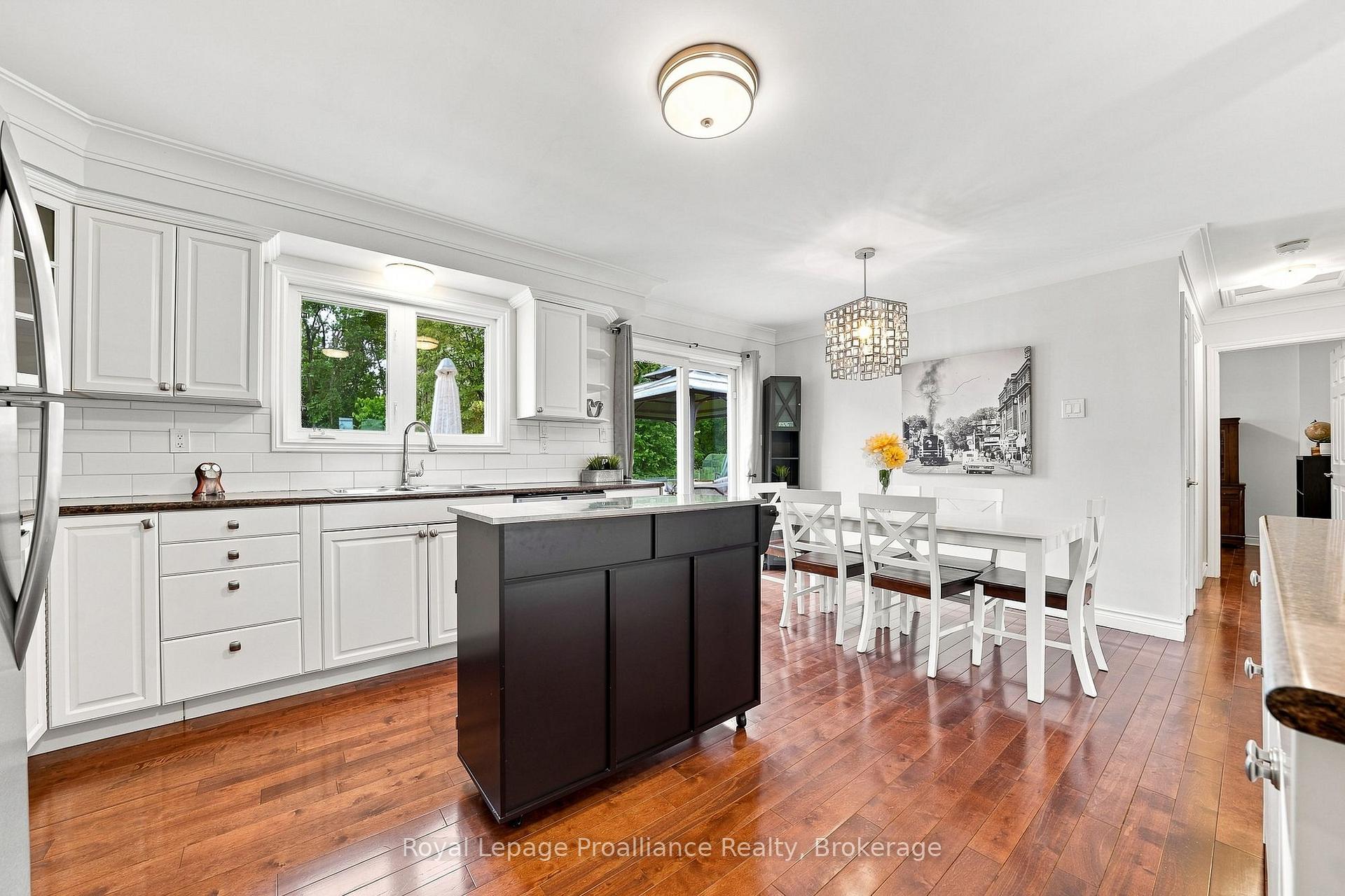 Photo 16 of 131 Ashley Street, Belleville, Thurlow Ward — HOMEH