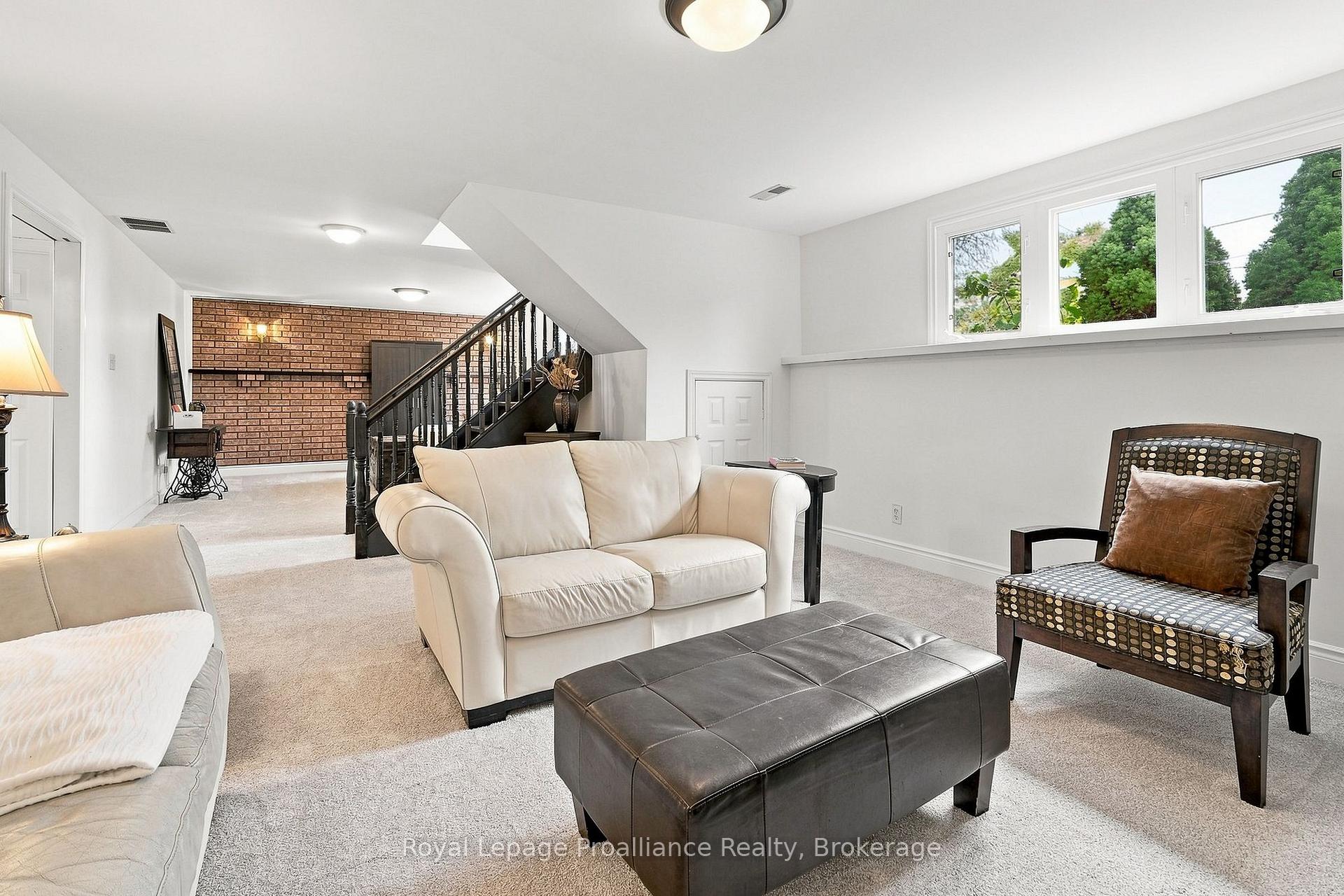 Photo 25 of 131 Ashley Street, Belleville, Thurlow Ward — HOMEH