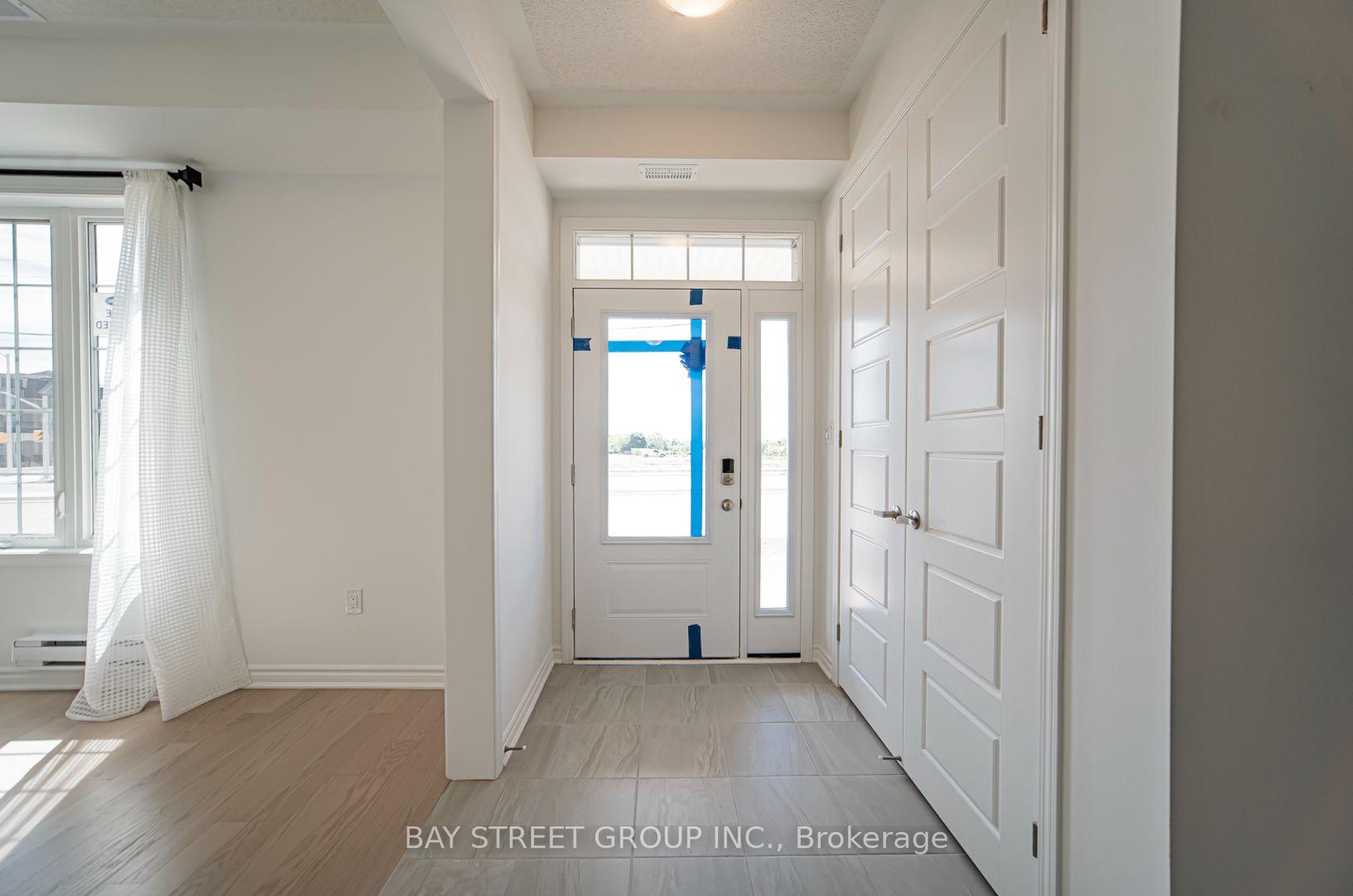 Photo 5 of 1403 William Halton Parkway, Oakville, Northwest — HOMEH