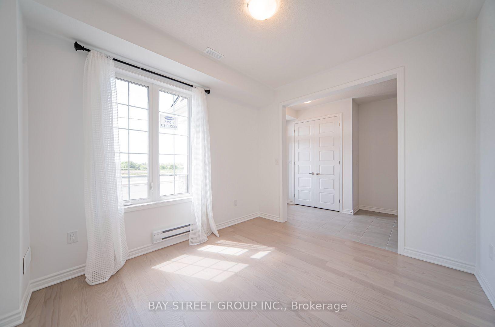 Photo 7 of 1403 William Halton Parkway, Oakville, Northwest — HOMEH