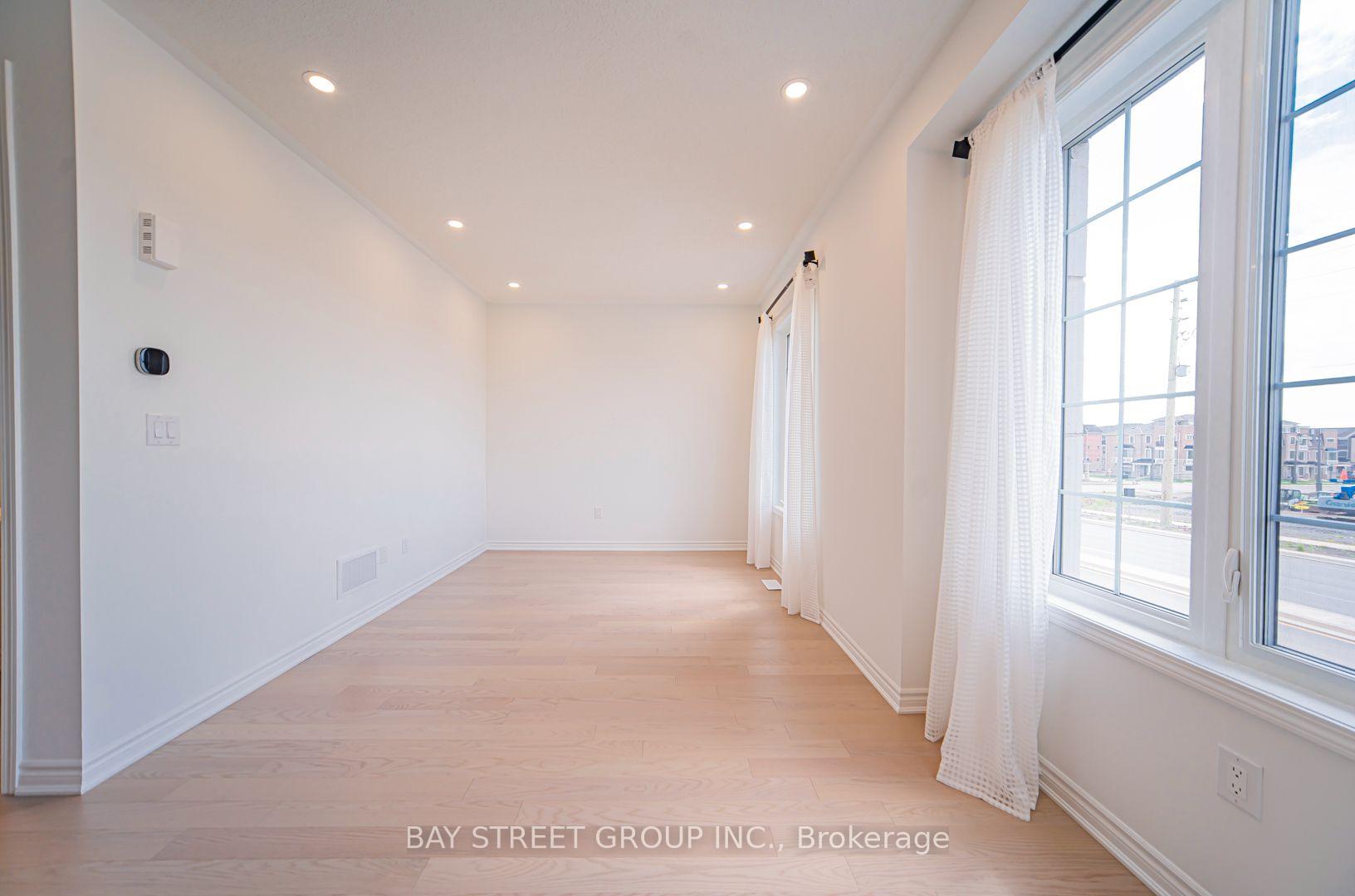 Photo 11 of 1403 William Halton Parkway, Oakville, Northwest — HOMEH