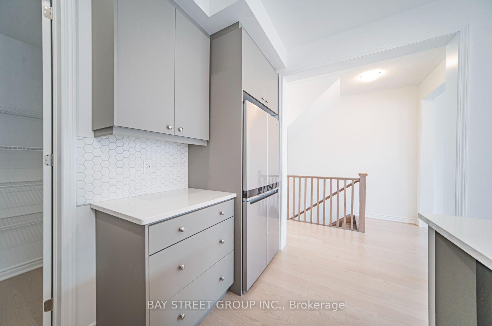 Photo 15 of 1403 William Halton Parkway, Oakville, Northwest — HOMEH