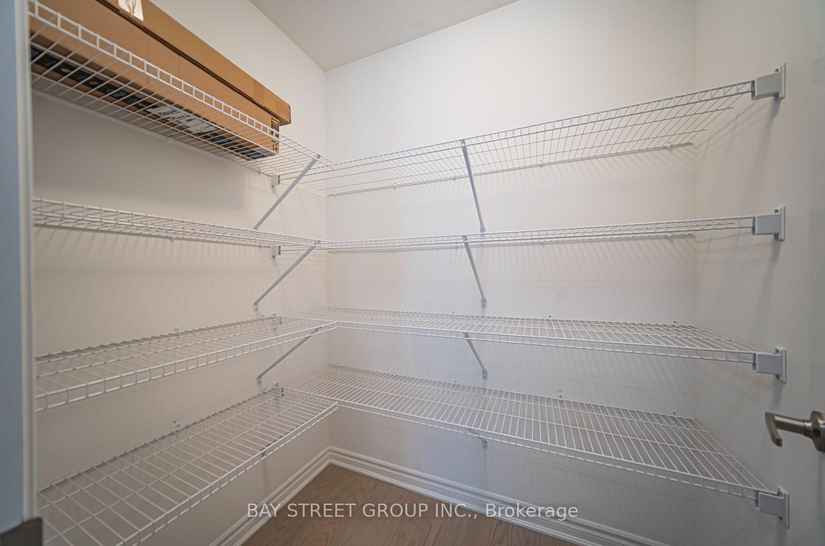 Photo 17 of 1403 William Halton Parkway, Oakville, Northwest — HOMEH