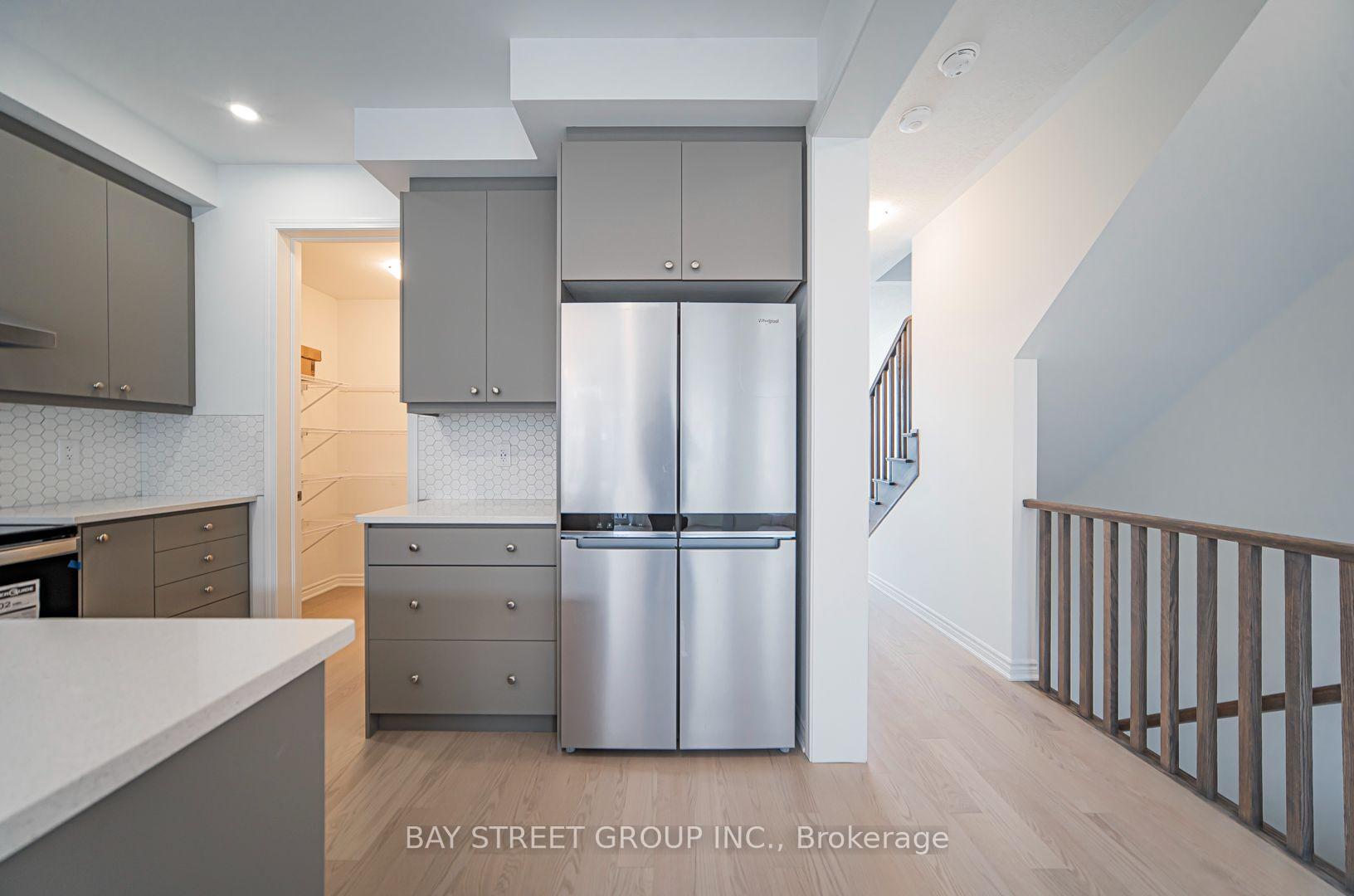 Photo 18 of 1403 William Halton Parkway, Oakville, Northwest — HOMEH