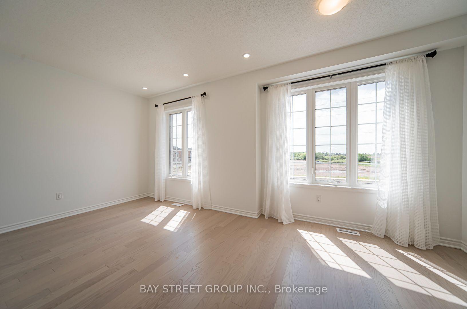 Photo 19 of 1403 William Halton Parkway, Oakville, Northwest — HOMEH