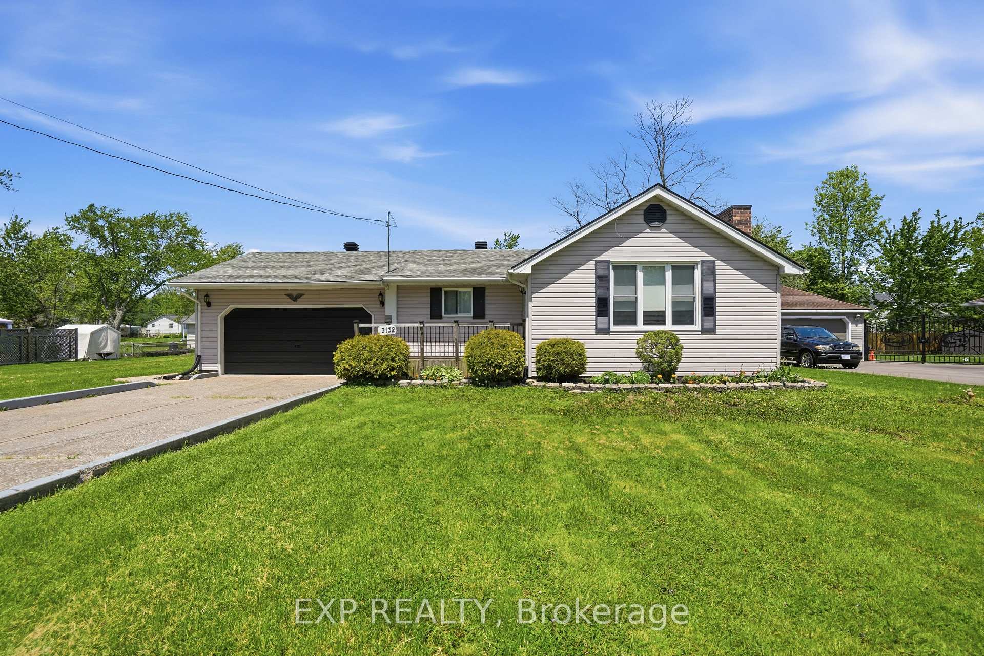 Front of 3132 Evadere Avenue