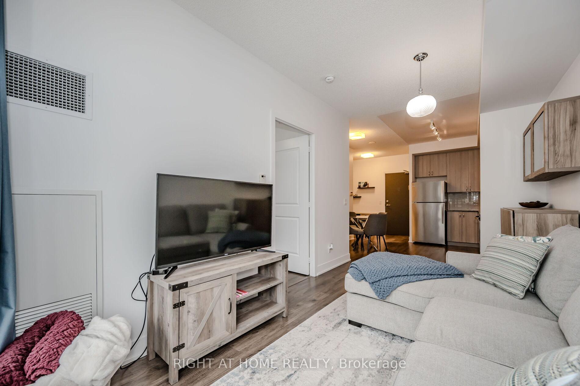 Photo 5 of Unit 603, 68 Merton Street, Toronto, Mount Pleasant West — HOMEH