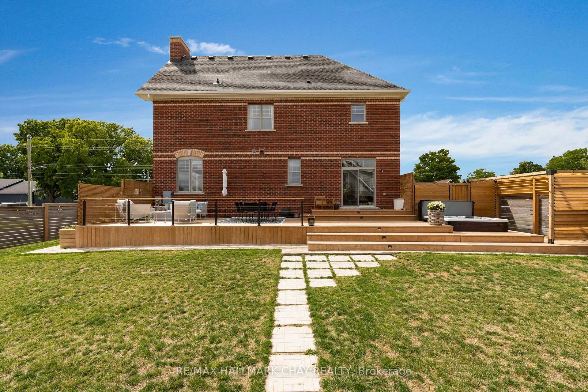 Photo 33 of 46 Francis Street E, Clearview, Creemore — HOMEH