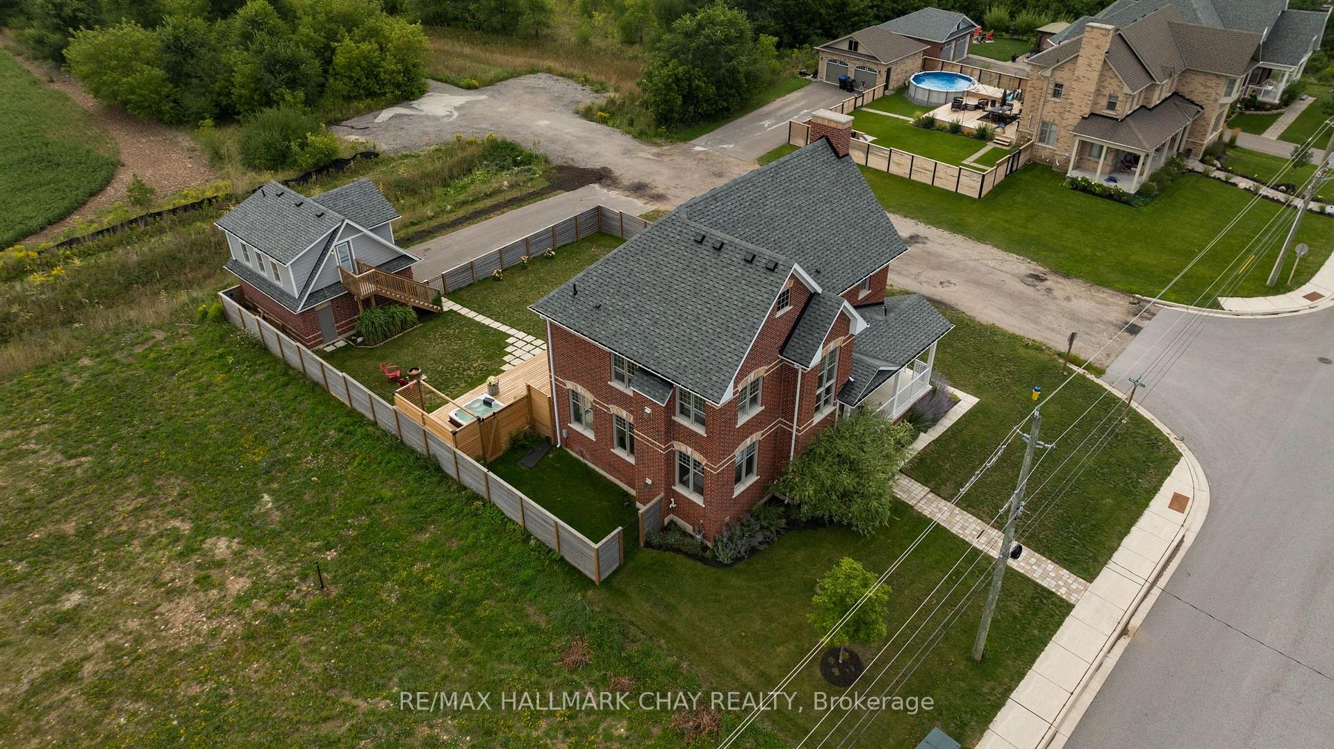 Photo 43 of 46 Francis Street E, Clearview, Creemore — HOMEH