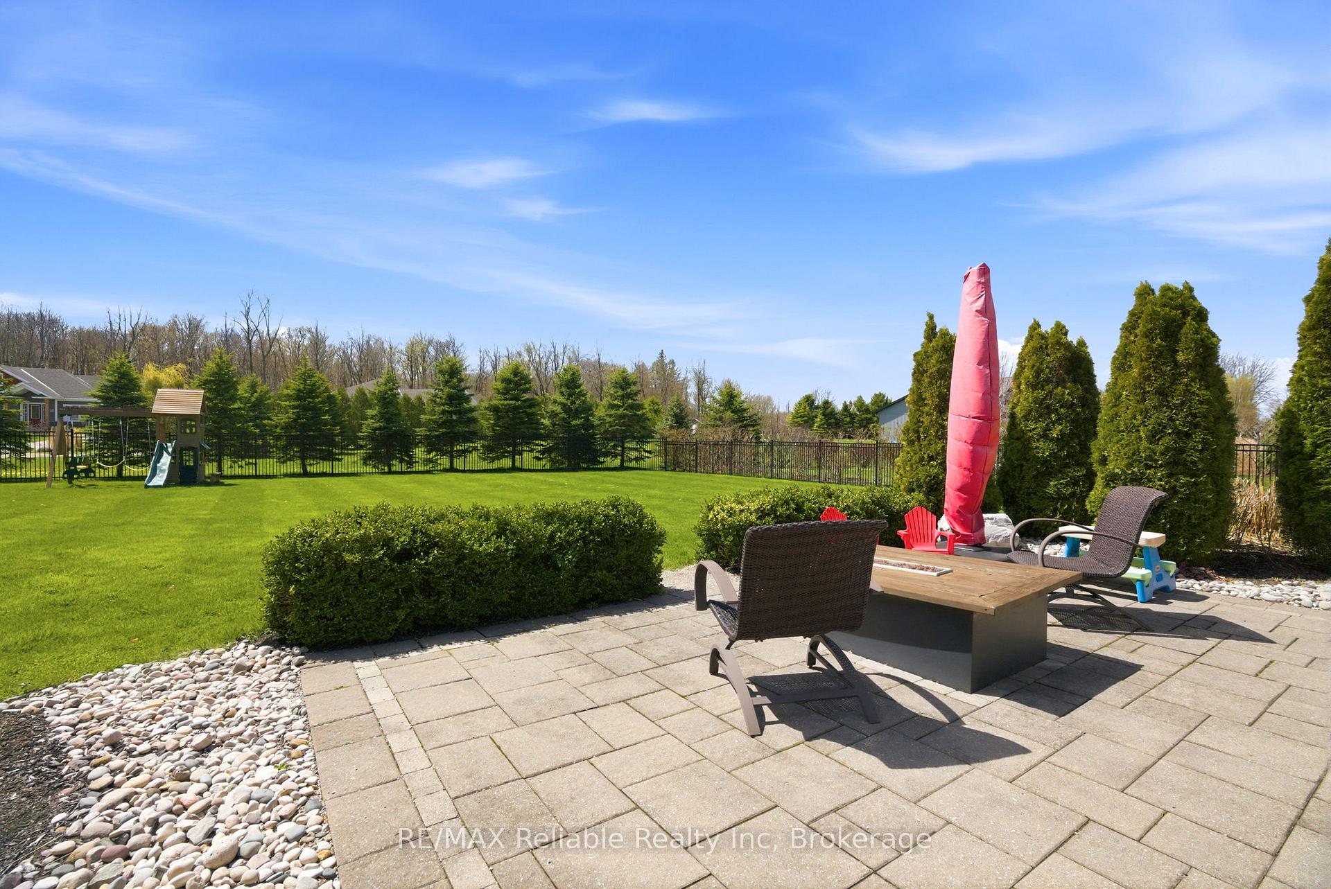 Photo 41 of 74764 Elm Crescent, Bluewater, Stanley — HOMEH