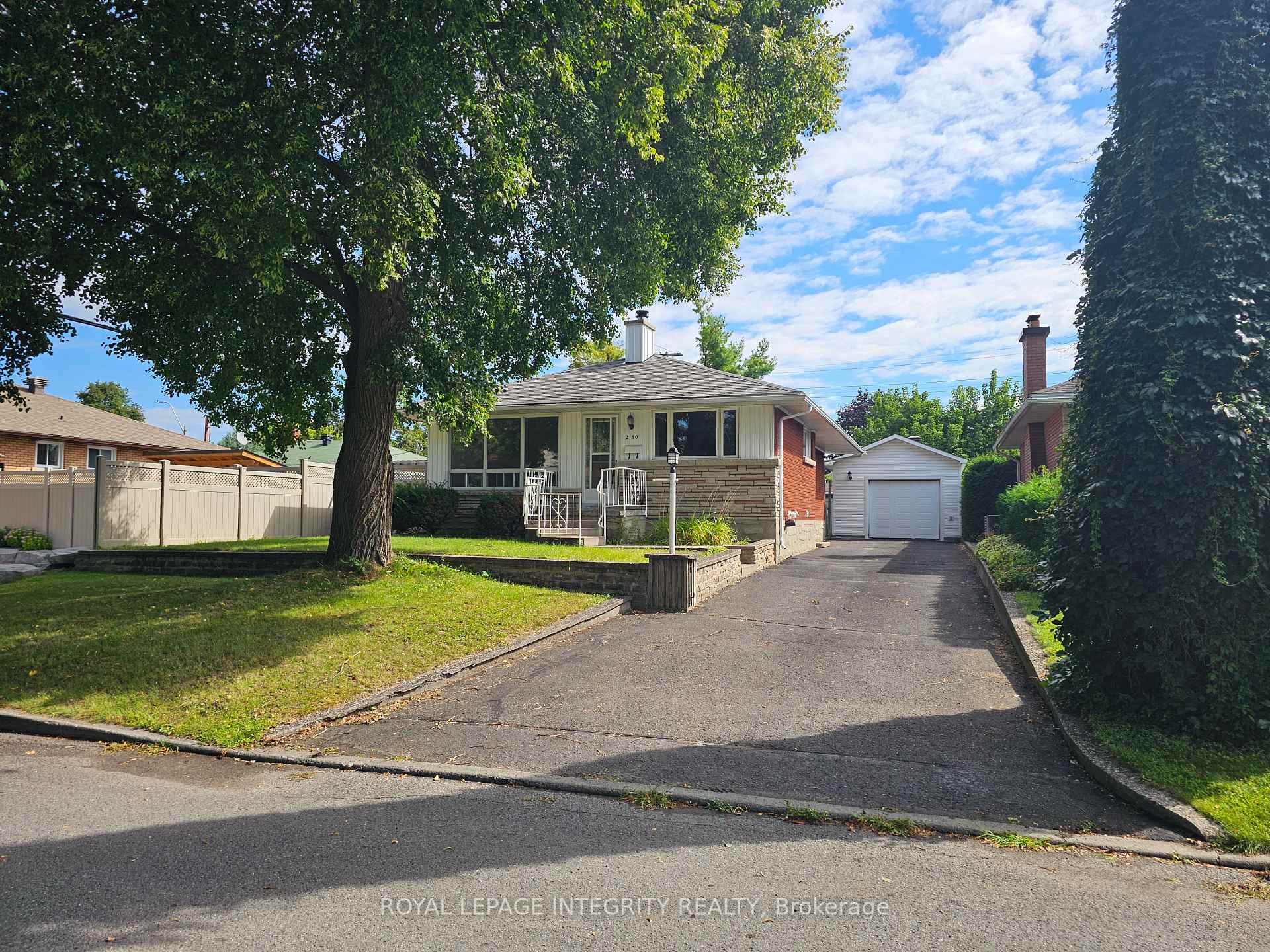 Photo 3 of 2150 Lemay Crescent, Ottawa, Elmvale Acres/Urbandale — HOMEH