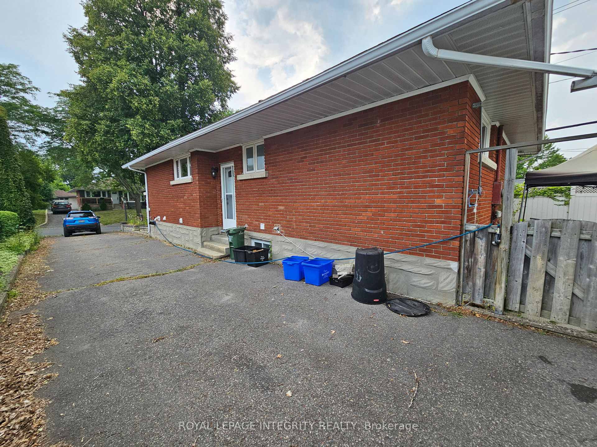 Photo 4 of 2150 Lemay Crescent, Ottawa, Elmvale Acres/Urbandale — HOMEH