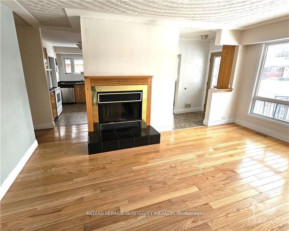 Photo 11 of 2150 Lemay Crescent, Ottawa, Elmvale Acres/Urbandale — HOMEH