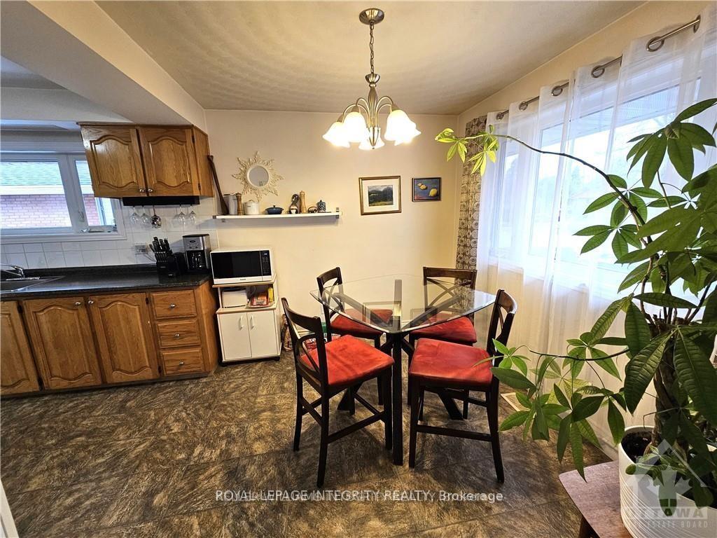 Photo 14 of 2150 Lemay Crescent, Ottawa, Elmvale Acres/Urbandale — HOMEH