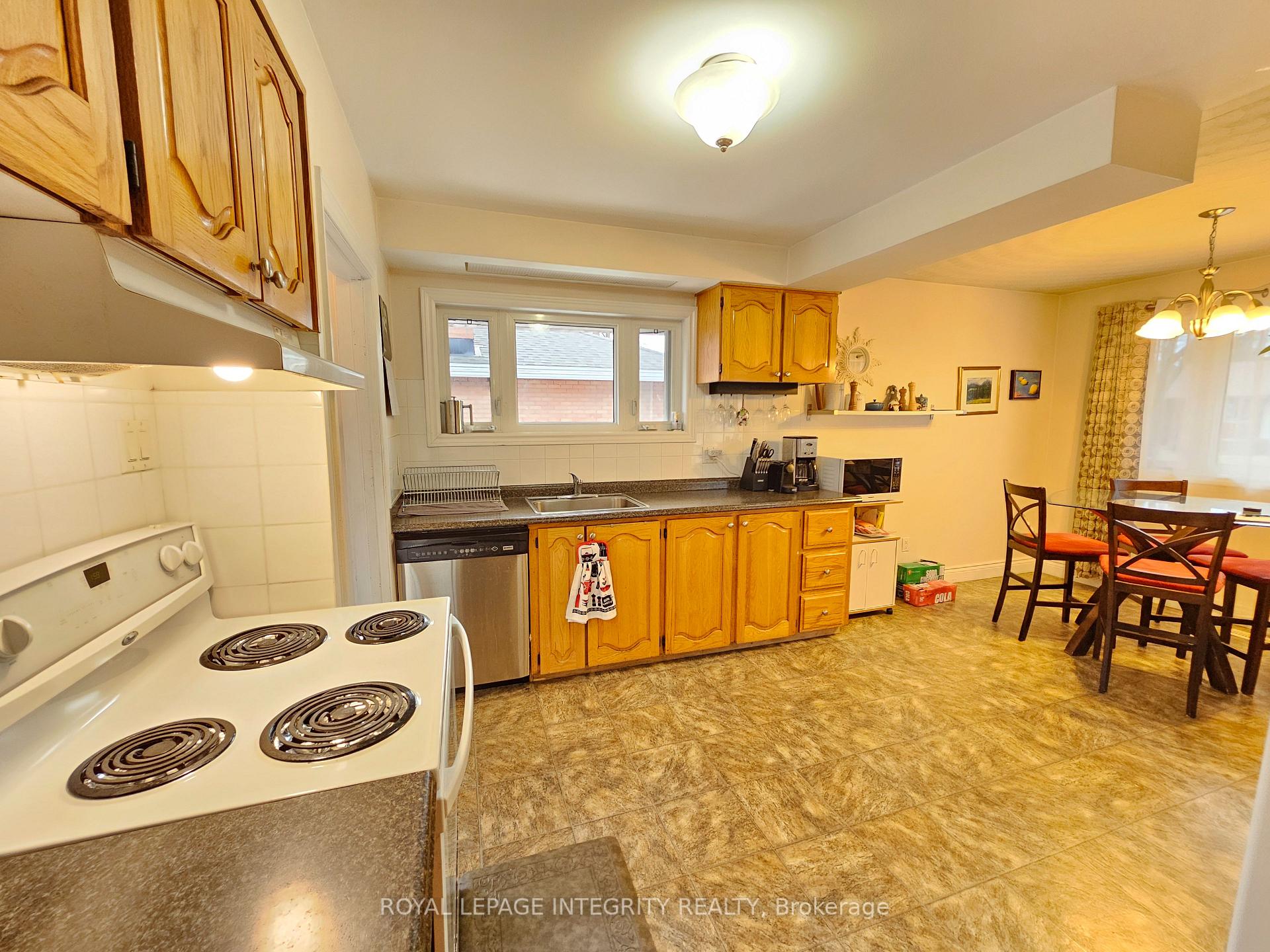 Photo 17 of 2150 Lemay Crescent, Ottawa, Elmvale Acres/Urbandale — HOMEH