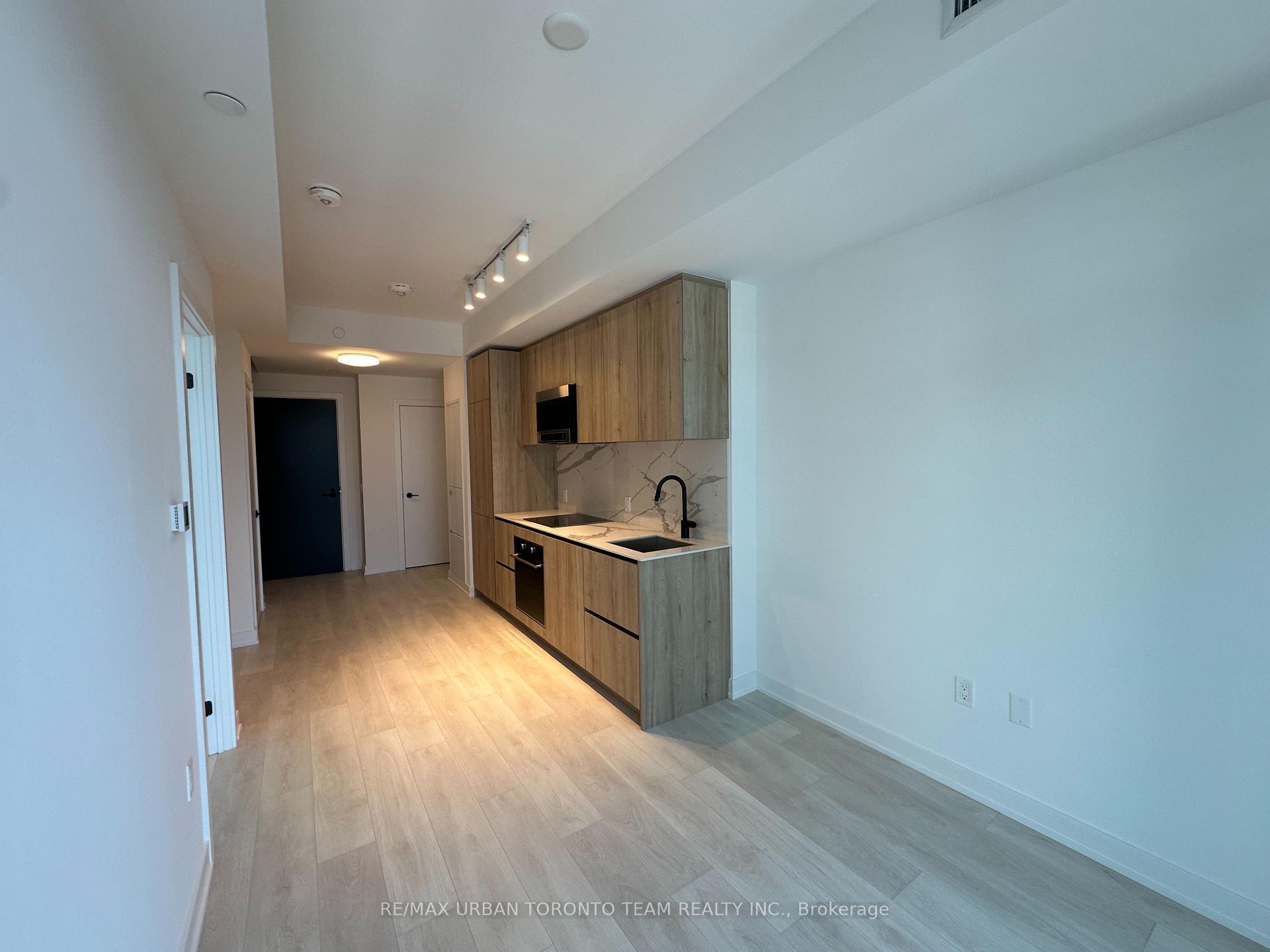 Photo 7 of Unit 3304, 127 Broadway Avenue, Toronto, Mount Pleasant West — HOMEH