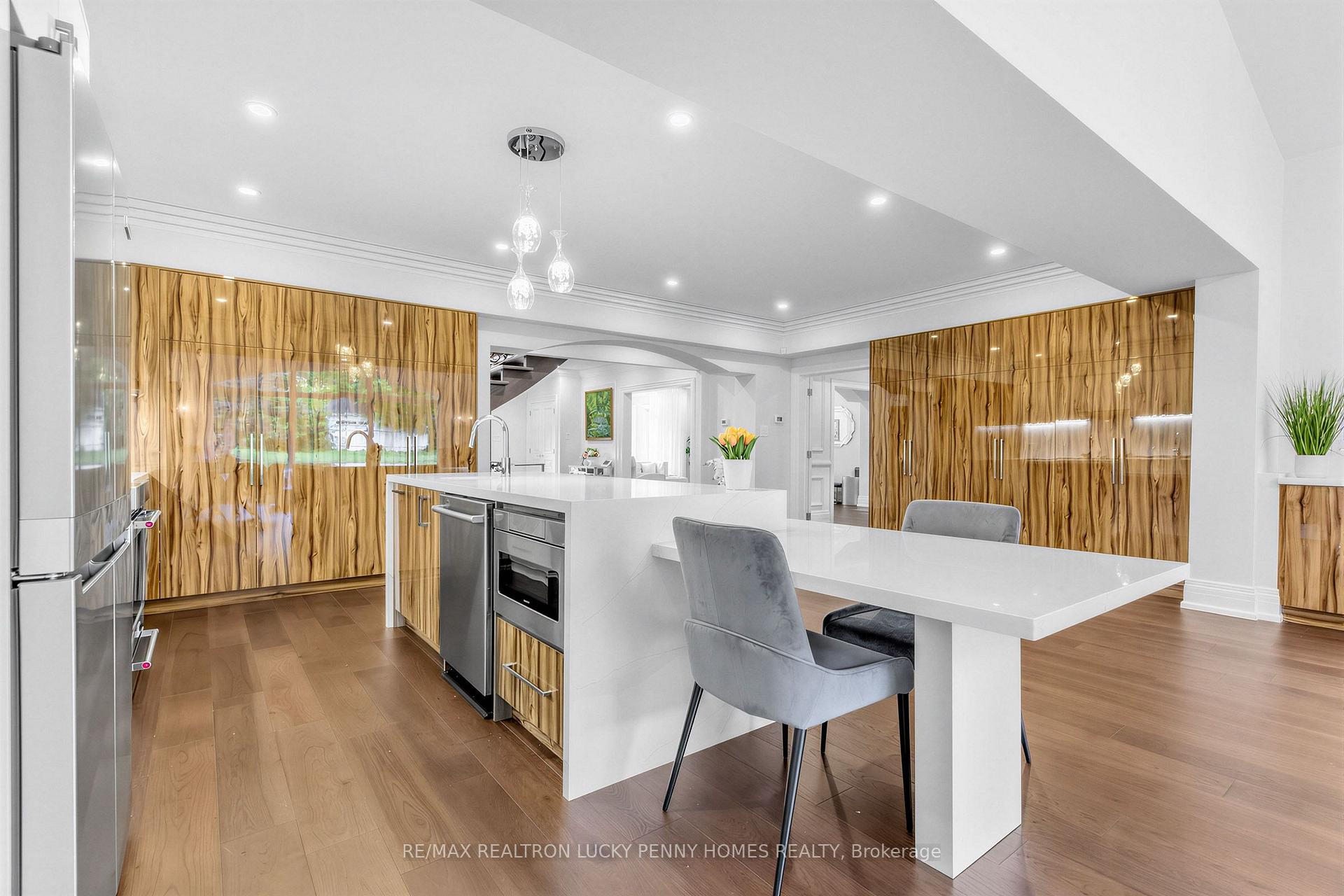 Photo 9 of 35 Cachet Parkway, Markham, Devil's Elbow — HOMEH