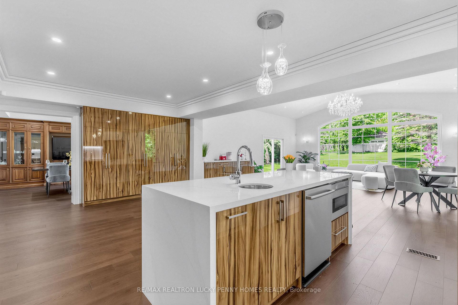 Photo 10 of 35 Cachet Parkway, Markham, Devil's Elbow — HOMEH