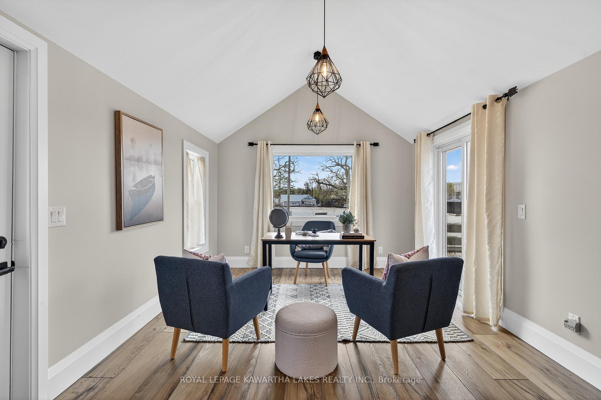 Photo 10 of 45 Oak Street, Kawartha Lakes, Fenelon Falls — HOMEH