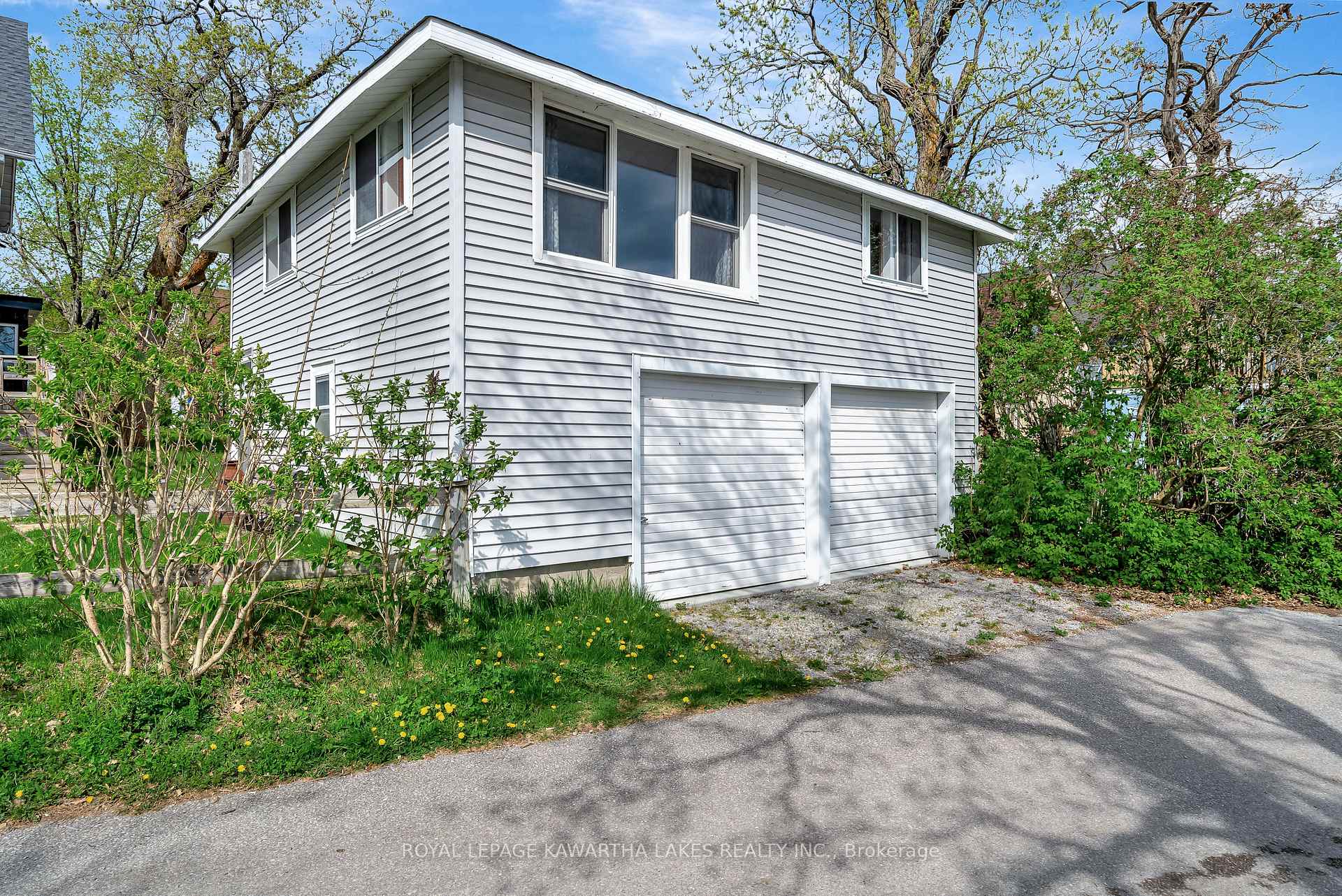 Photo 20 of 45 Oak Street, Kawartha Lakes, Fenelon Falls — HOMEH