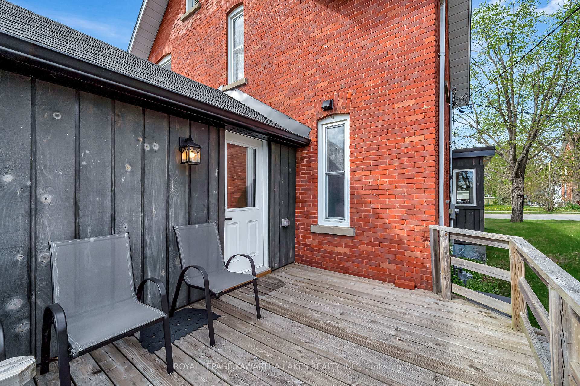 Photo 32 of 45 Oak Street, Kawartha Lakes, Fenelon Falls — HOMEH