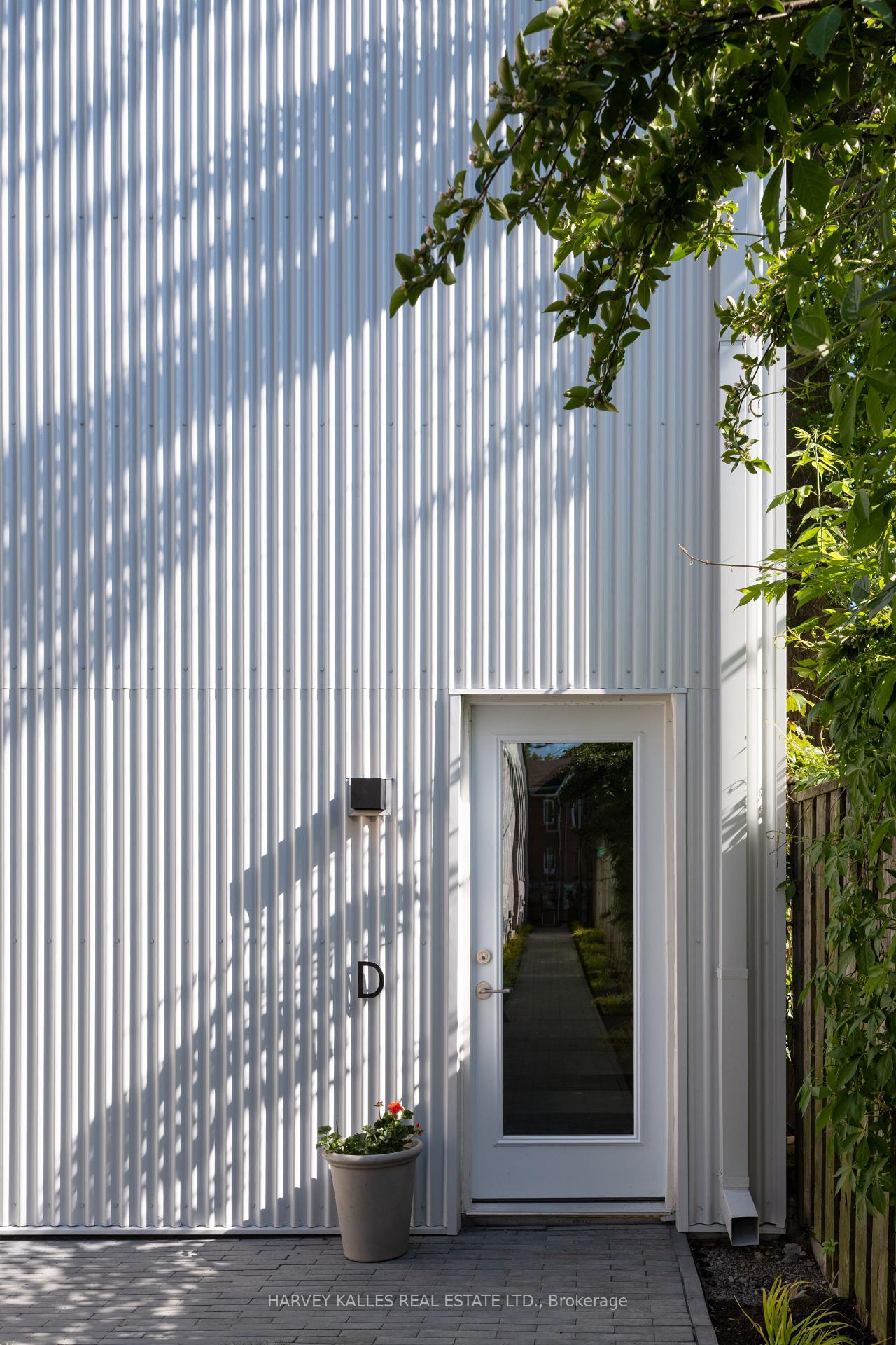Photo 2 of Unit D, 157 Hallam Street, Toronto, Dovercourt-Wallace Emerson-Junction — HOMEH