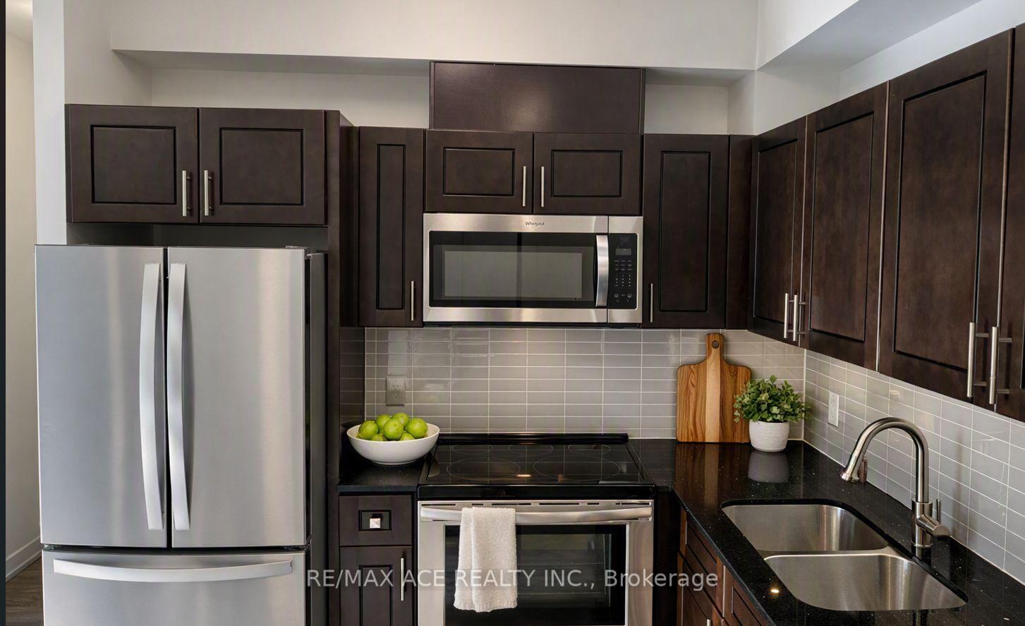 Photo 4 of Unit 1610, 128 King Street N, Waterloo, Downtown Waterloo — HOMEH