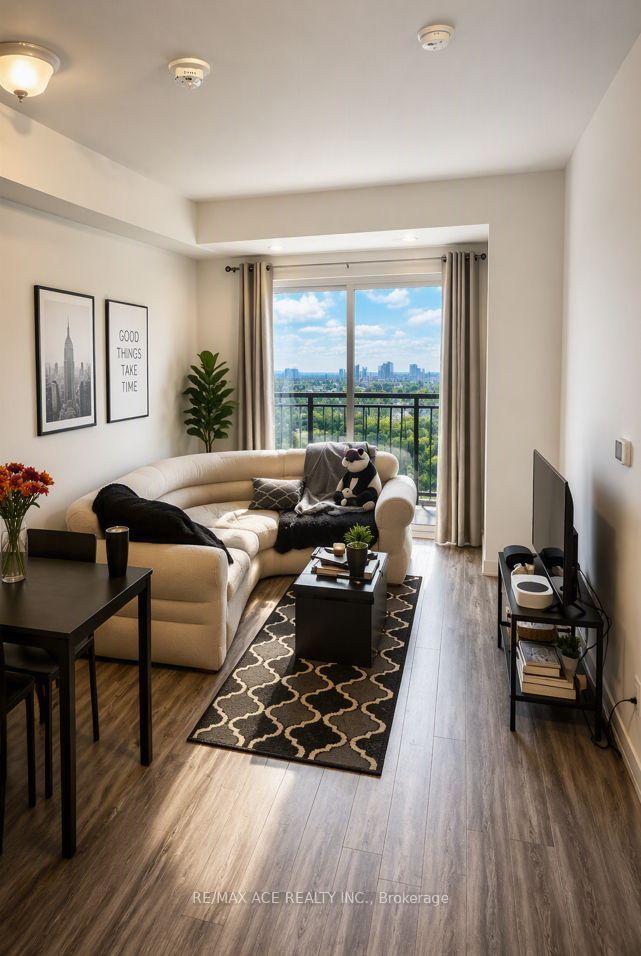 Photo 5 of Unit 1610, 128 King Street N, Waterloo, Downtown Waterloo — HOMEH